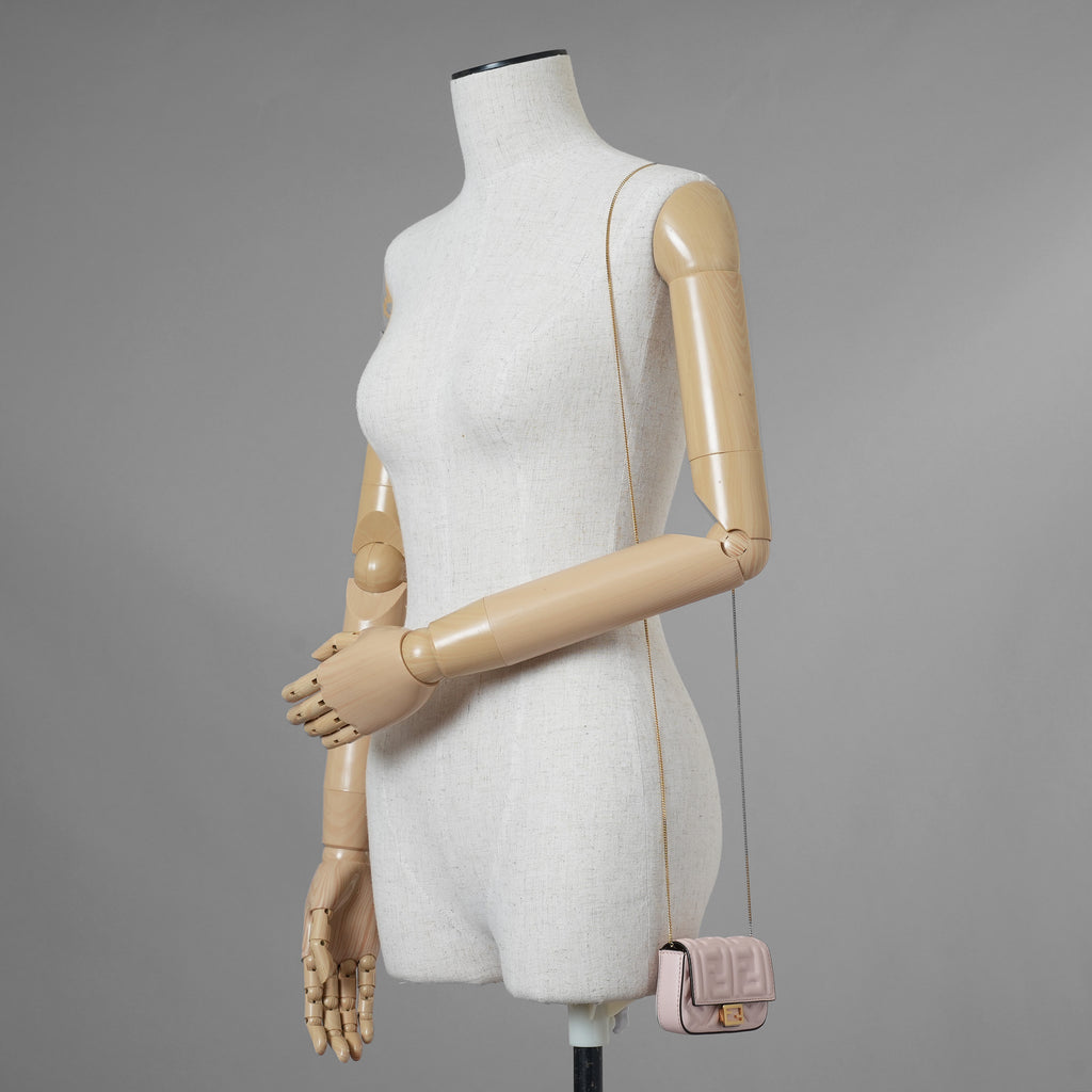 FENDI フェンディ / 美品 19 ナノ バゲット チャーム ショルダーポーチ アクセサリー / 7AR844 -AAJD-209-0189 / PINK BEIGE レディース 352145-izm