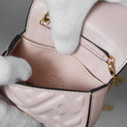 FENDI フェンディ / 美品 19 ナノ バゲット チャーム ショルダーポーチ アクセサリー / 7AR844 -AAJD-209-0189 / PINK BEIGE レディース 352145-izm