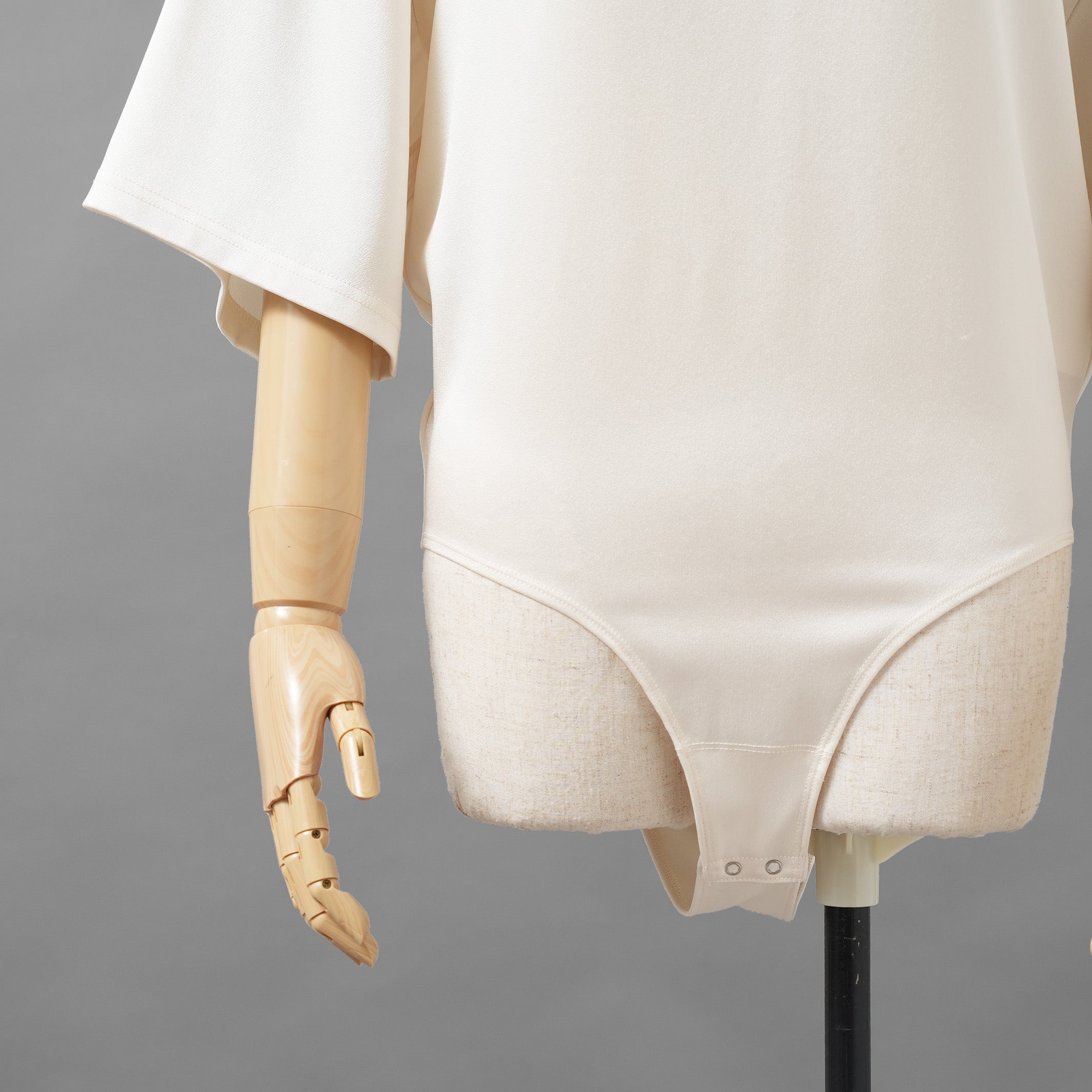 KANAKO SAKAI カナコ サカイ / 24SS SATIN BODYSUIT サテン ボディスーツ 半袖Tシャツ / KS2401035 / size 36 ( OFF WHITE ) レディース