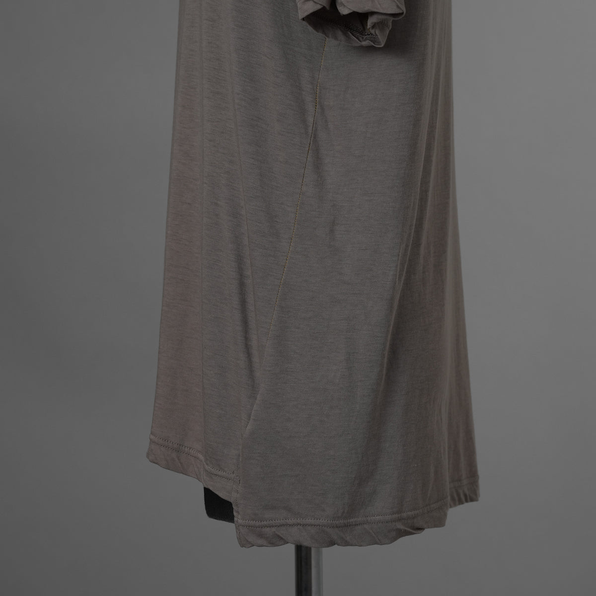 The Viridi-anne ザ ヴィリディアン / 美品 20SS 綿 シルク レギュラー 半袖Tシャツ / VI-3072-01 / size 2 (GRAY) 123057-alm