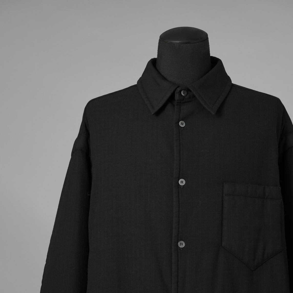 Maison Margiela メゾン マルジェラ / 22AW 中綿入り チョークストライプ シャツジャケット アウター / S51DL0403 S76446 / 02PR 225507/1 2022 2 / size 42 (BLACK) 352156-uen