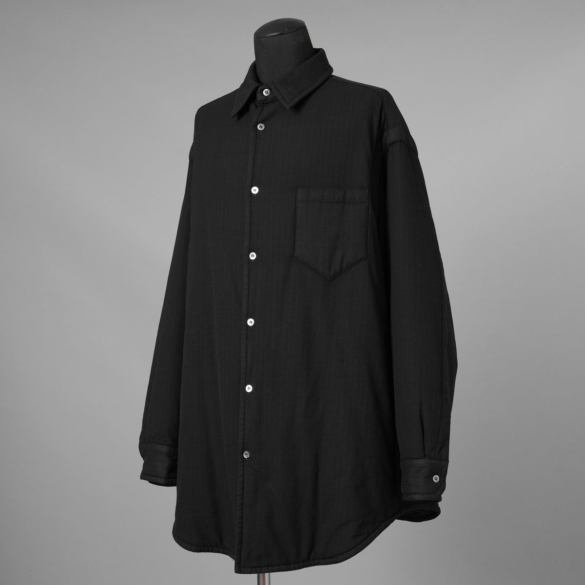 Maison Margiela メゾン マルジェラ / 22AW 中綿入り チョークストライプ シャツジャケット アウター / S51DL0403 S76446 / 02PR 225507/1 2022 2 / size 42 (BLACK) 352156-uen