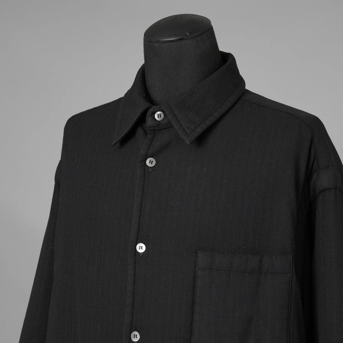 Maison Margiela メゾン マルジェラ / 22AW 中綿入り チョークストライプ シャツジャケット アウター / S51DL0403 S76446 / 02PR 225507/1 2022 2 / size 42 (BLACK) 352156-uen