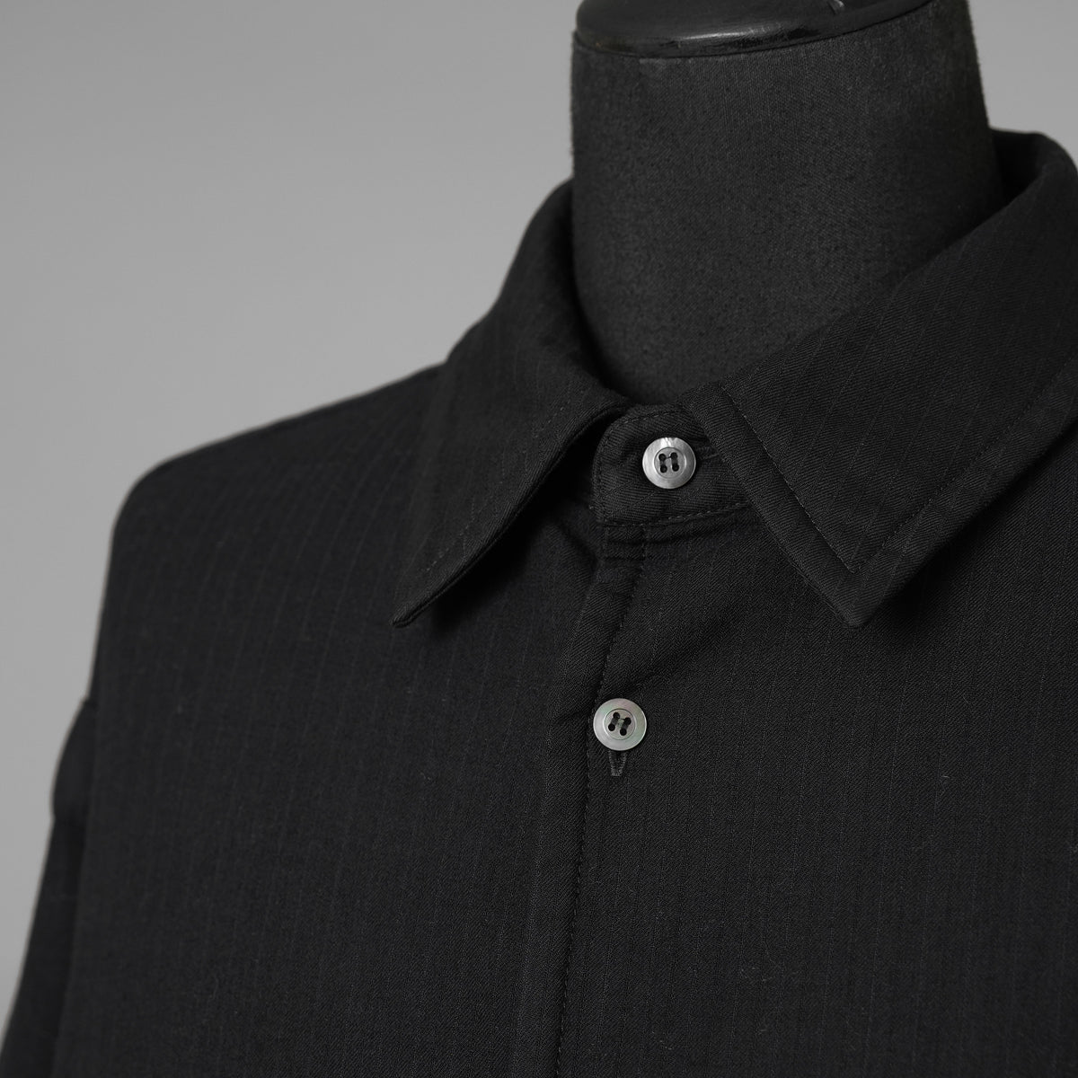 Maison Margiela メゾン マルジェラ / 22AW 中綿入り チョークストライプ シャツジャケット アウター / S51DL0403 S76446 / 02PR 225507/1 2022 2 / size 42 (BLACK) 352156-uen