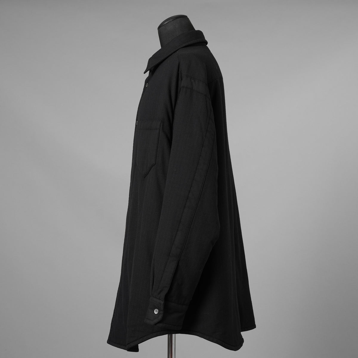 Maison Margiela メゾン マルジェラ / 22AW 中綿入り チョークストライプ シャツジャケット アウター / S51DL0403 S76446 / 02PR 225507/1 2022 2 / size 42 (BLACK) 352156-uen