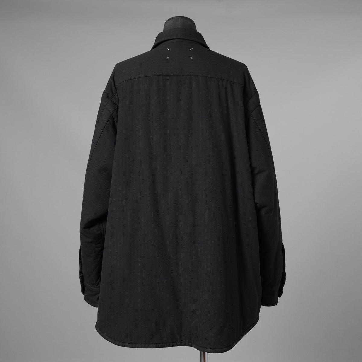 Maison Margiela メゾン マルジェラ / 22AW 中綿入り チョークストライプ シャツジャケット アウター / S51DL0403 S76446 / 02PR 225507/1 2022 2 / size 42 (BLACK) 352156-uen