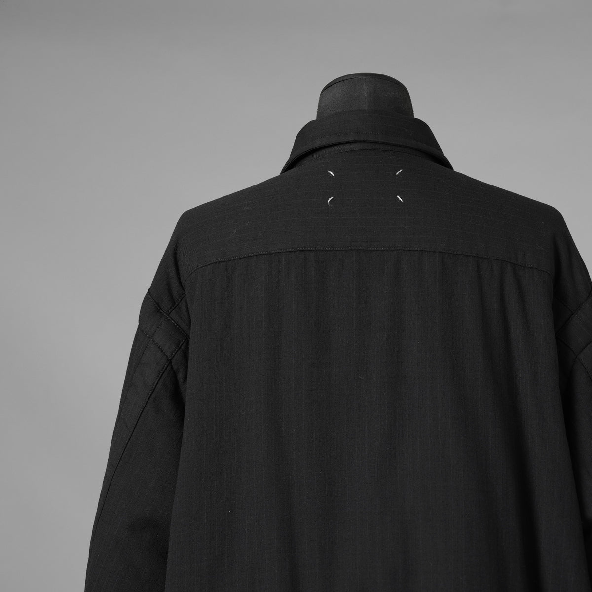 Maison Margiela メゾン マルジェラ / 22AW 中綿入り チョークストライプ シャツジャケット アウター / S51DL0403 S76446 / 02PR 225507/1 2022 2 / size 42 (BLACK) 352156-uen