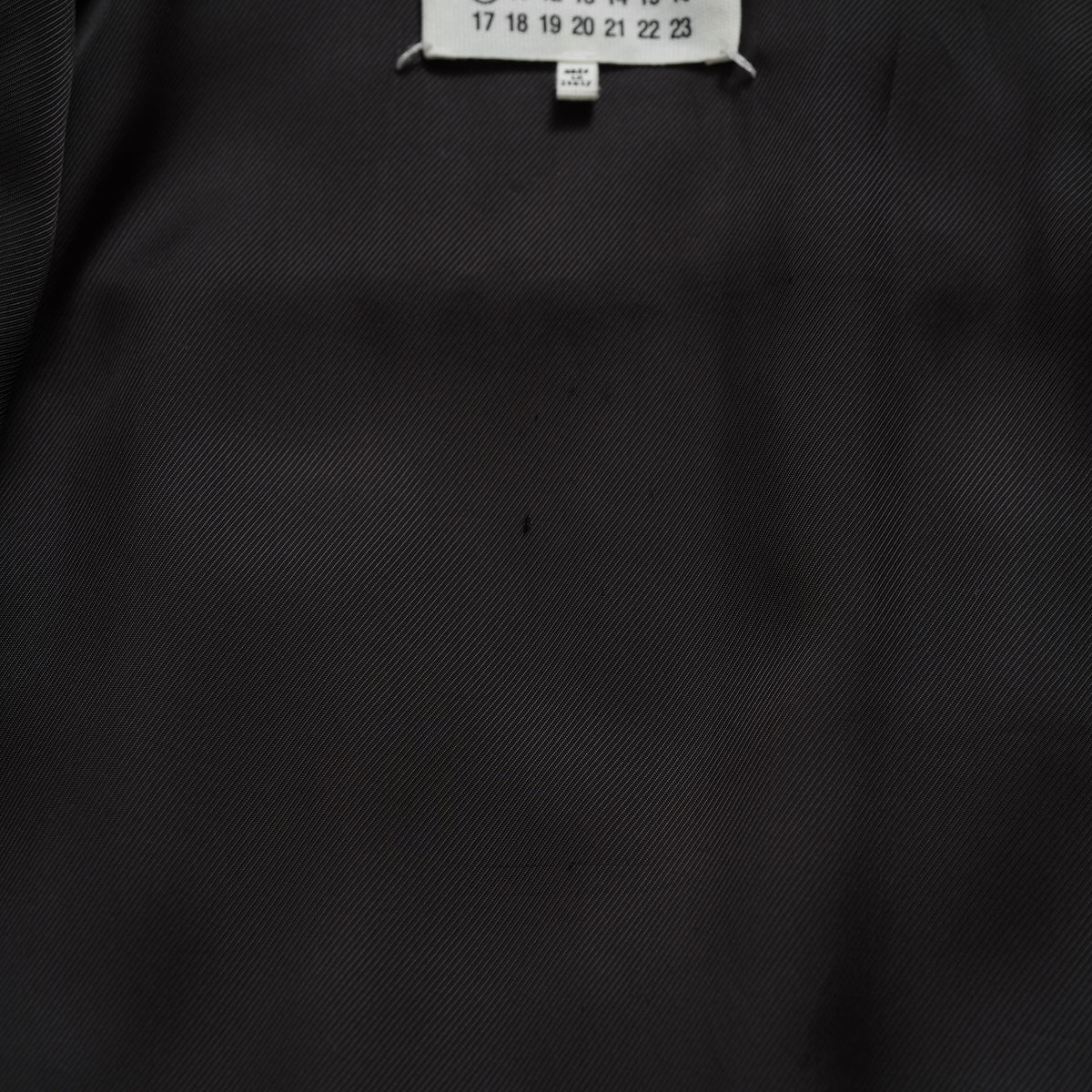 Maison Margiela メゾン マルジェラ / 22AW 中綿入り チョークストライプ シャツジャケット アウター / S51DL0403 S76446 / 02PR 225507/1 2022 2 / size 42 (BLACK) 352156-uen