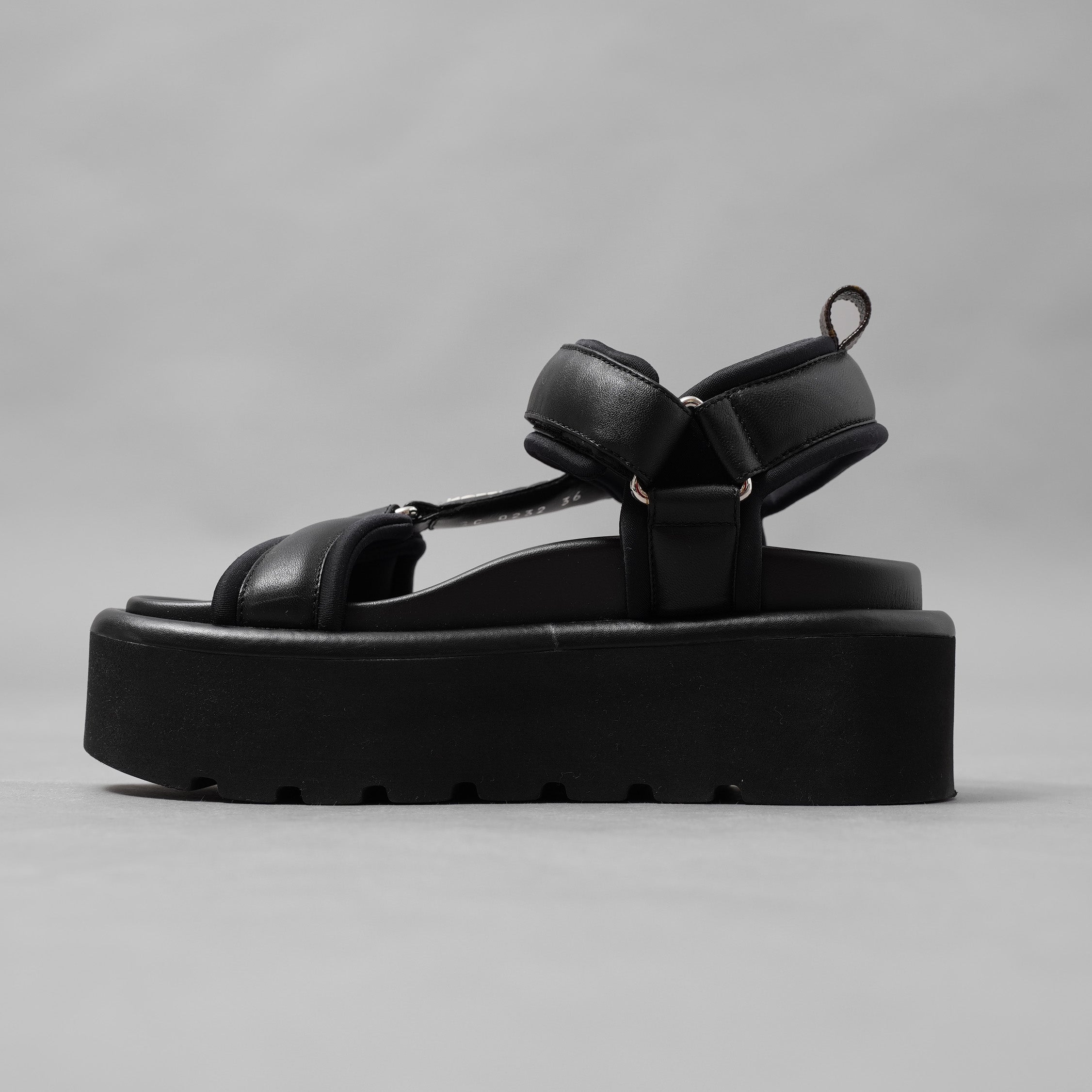 LOUIS VUITTON ルイヴィトン / 美品 23SS プールピローサンダル / SC 0232 / size 36 (23cm) BLACK