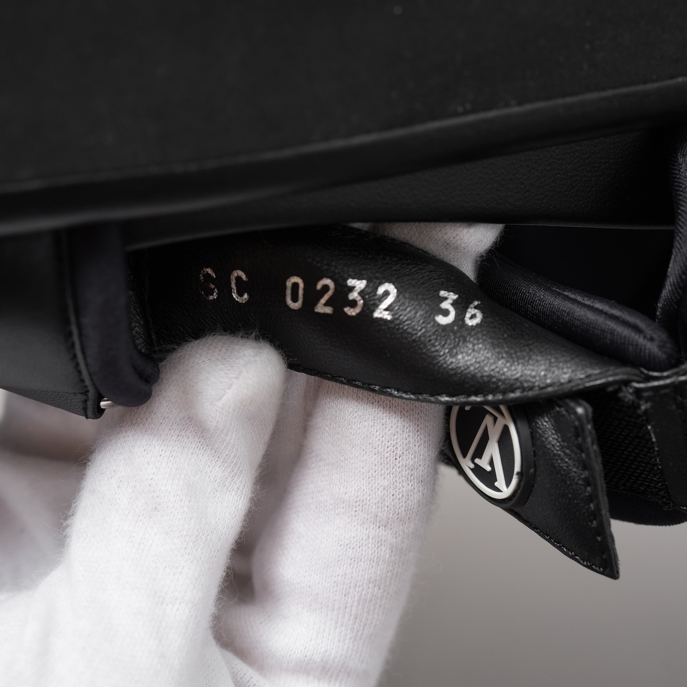 LOUIS VUITTON ルイヴィトン / 美品 23SS プールピローサンダル / SC 0232 / size 36 (23cm) BLACK