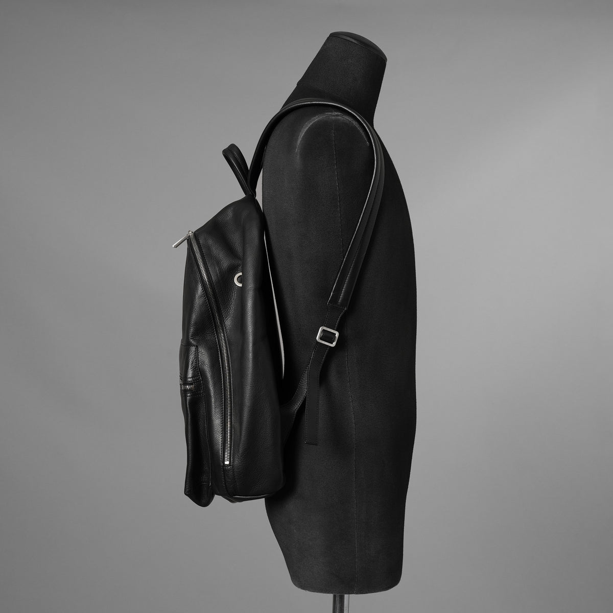 RICK OWENS リックオウエンス / 美品 24SS LIDO期 Classic Zip Leather Backpack カーフレザー バッグパック / RA01E0671 / BLACK 352165-in-ue アクセサリー