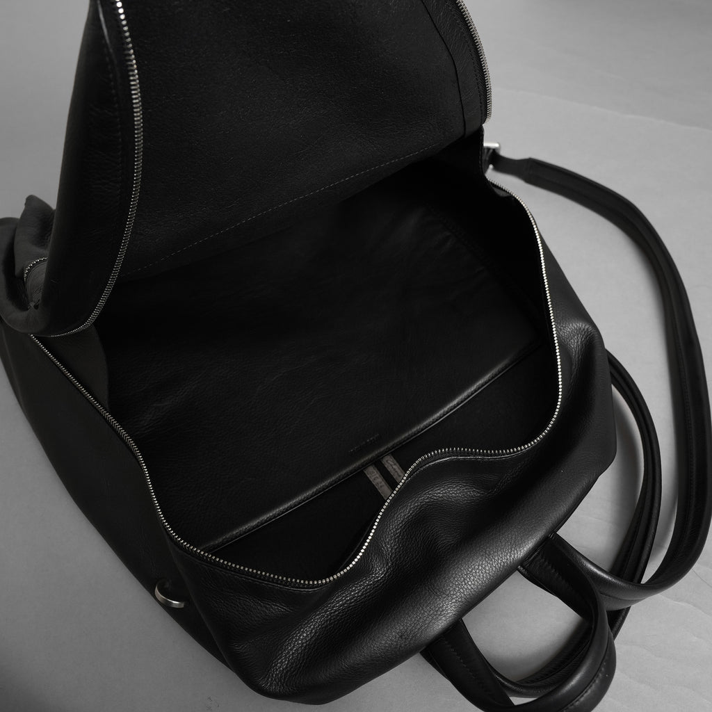 RICK OWENS リックオウエンス / 美品 24SS LIDO期 Classic Zip Leather Backpack カーフレザー バッグパック / RA01E0671 / BLACK 352165-in-ue アクセサリー