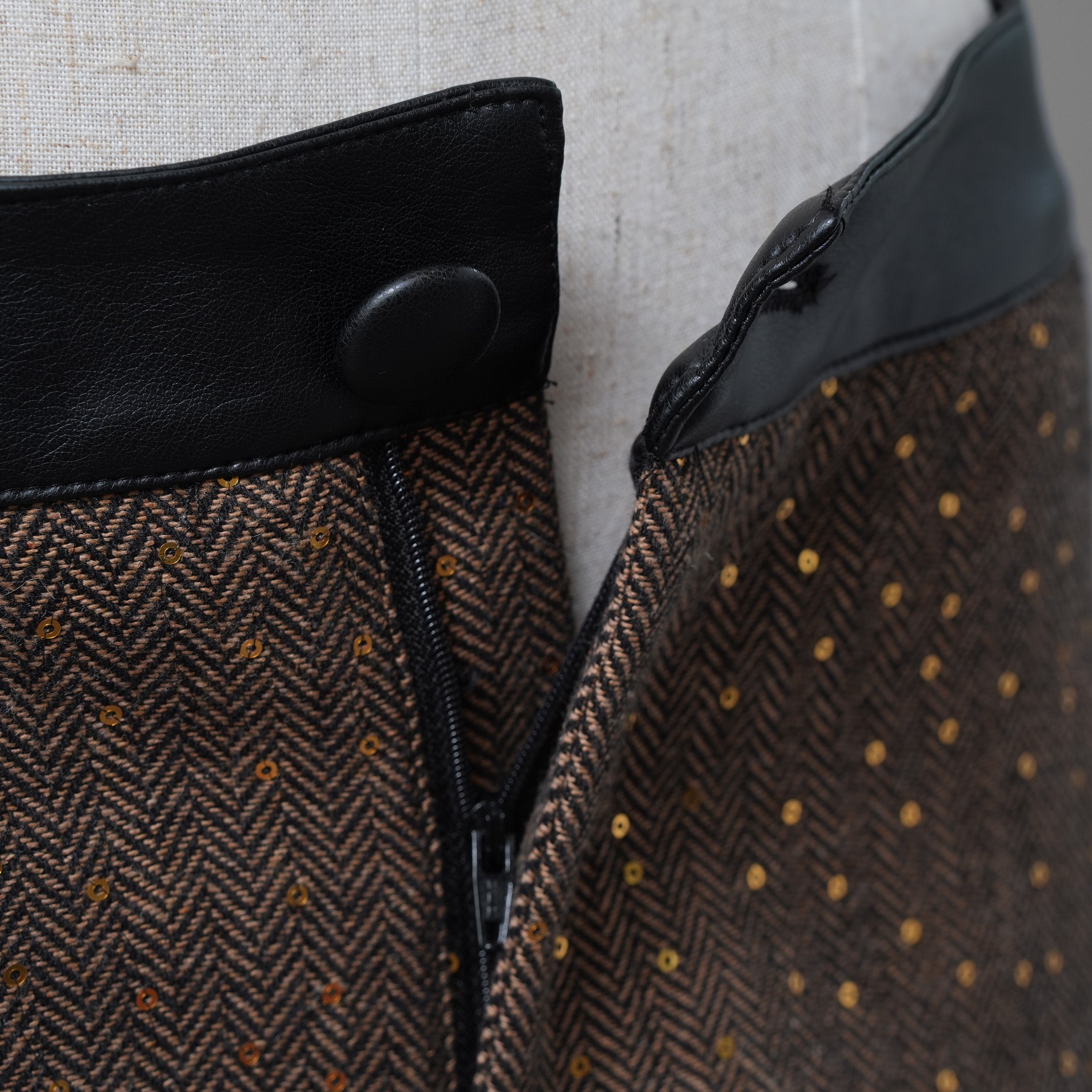 未使用品 ANDREA&Co. アンドレアアンドコー / 25AW シャイニーレザーコンビセットアップ ジャケット スカート / ansun-533 / size FREE (BROWN) レディース