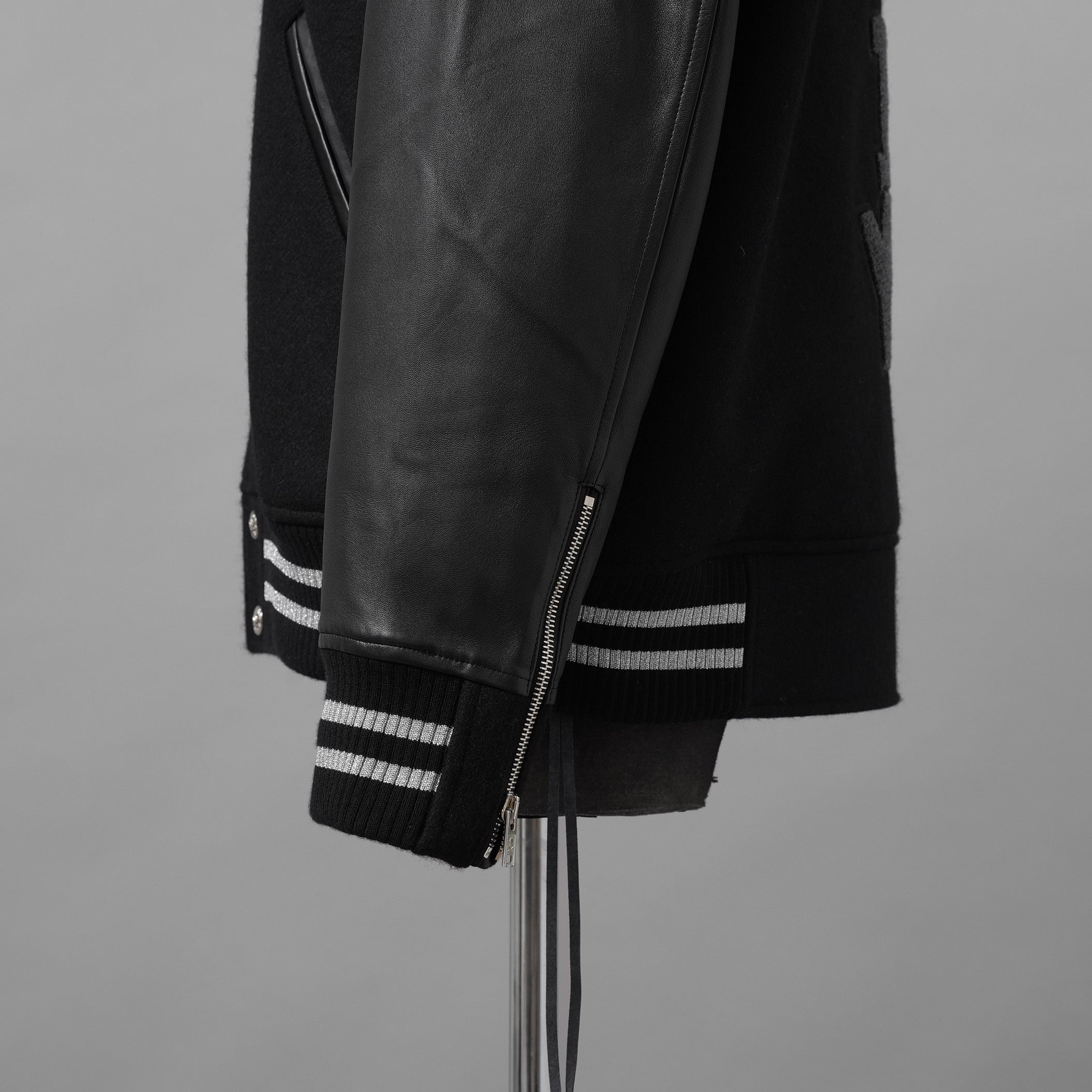 mastermind JAPAN マスターマインドジャパン ジャケット / 美品 22AW BE STRONG カシミアファー / フード付きスタジアムジャンパー / ジャケット / MW21S07-BL007-101 / size S (BLACK)