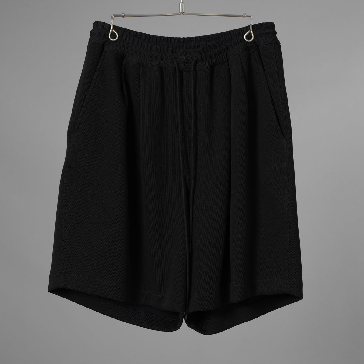 N/07 エヌゼロナナ / 美品 25AW 2TUCKS EASY SHORTS RIBBED CARDBOARD KNIT JERSEY ショートパンツ / L0-PT-011 / size ONE SIZE (BLACK)  352163-uen