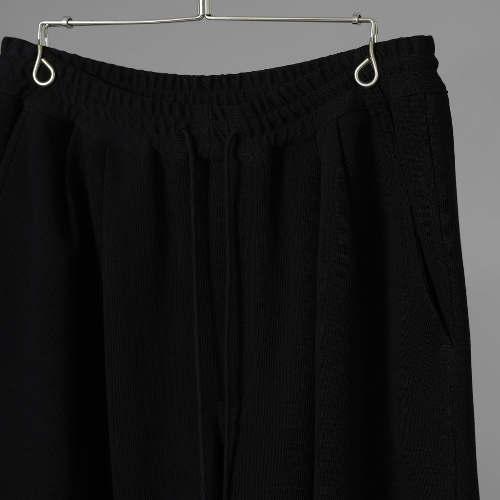 N/07 エヌゼロナナ / 美品 25AW 2TUCKS EASY SHORTS RIBBED CARDBOARD KNIT JERSEY ショートパンツ / L0-PT-011 / size ONE SIZE (BLACK)  352163-uen