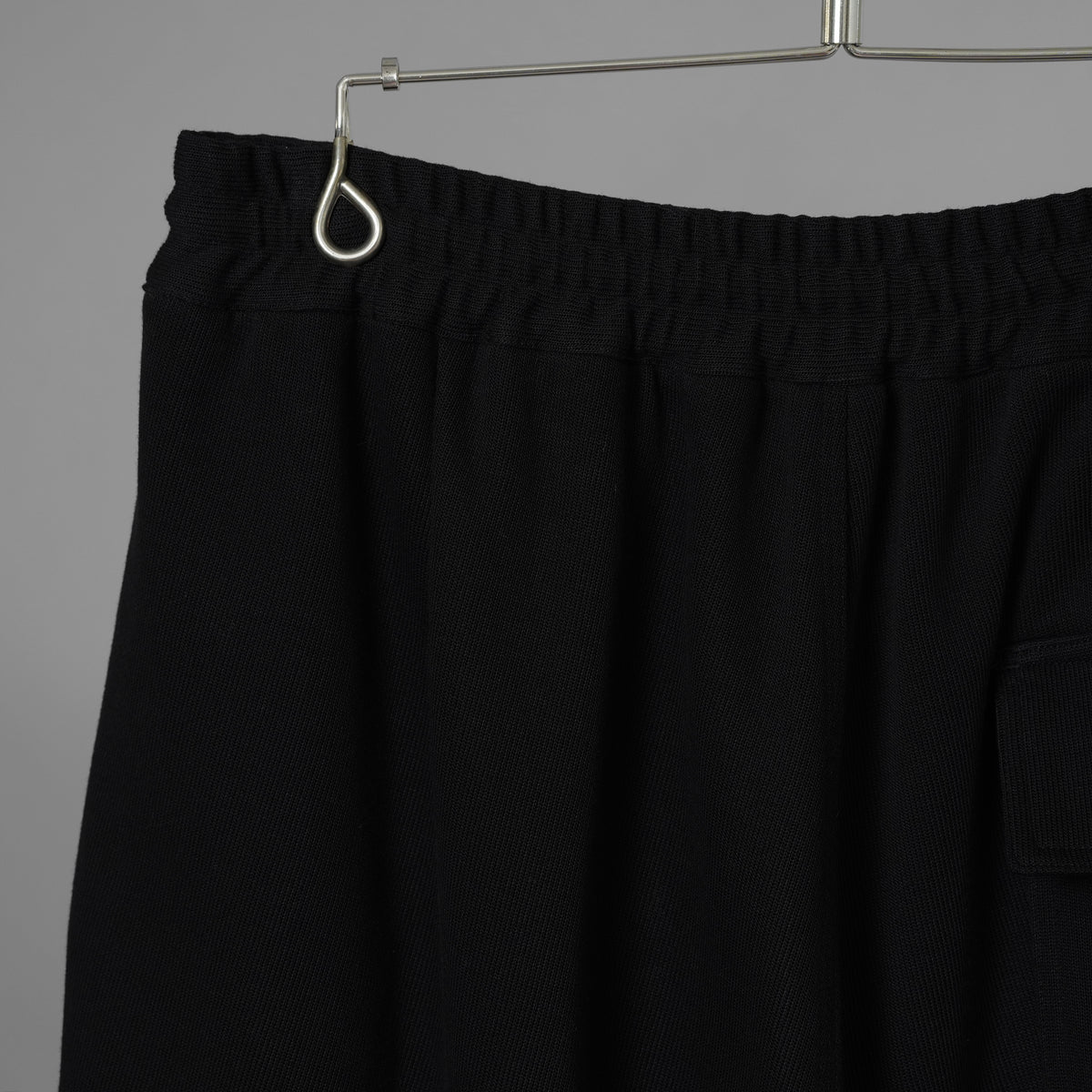 N/07 エヌゼロナナ / 美品 25AW 2TUCKS EASY SHORTS RIBBED CARDBOARD KNIT JERSEY ショートパンツ / L0-PT-011 / size ONE SIZE (BLACK)  352163-uen