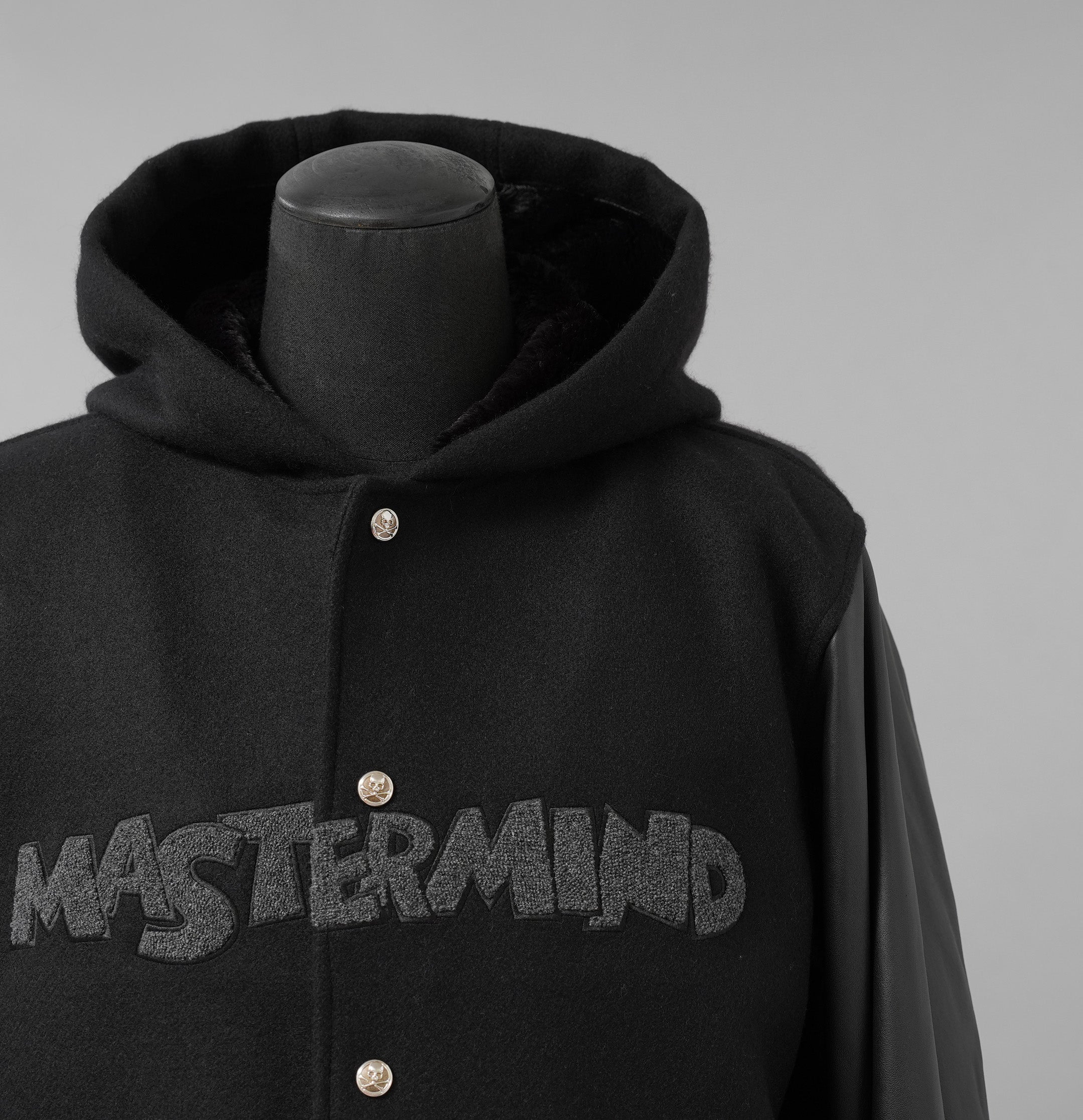 mastermind JAPAN マスターマインドジャパン ジャケット / 美品 22AW BE STRONG カシミアファー / フード付きスタジアムジャンパー / ジャケット / MW21S07-BL007-101 / size S (BLACK)