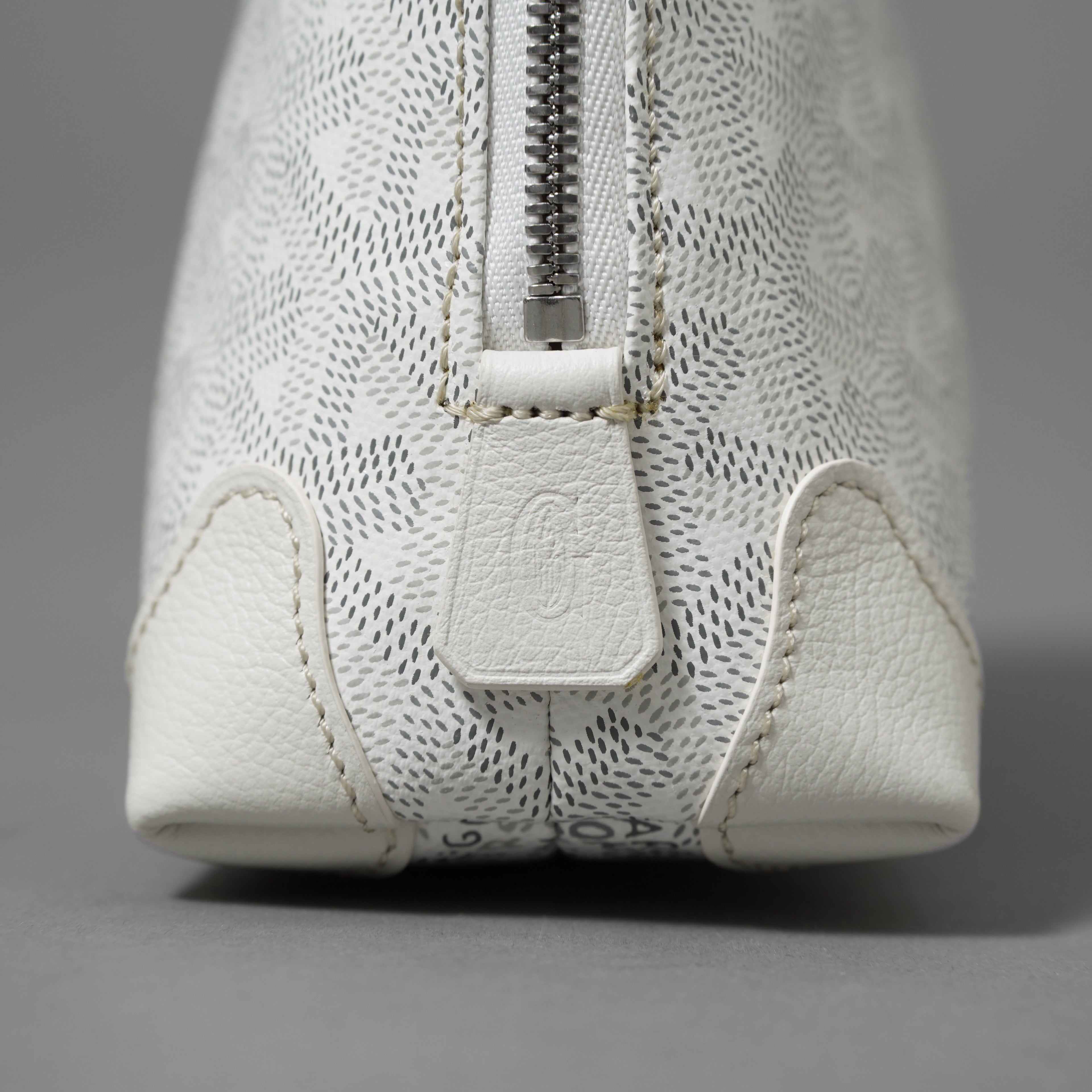 GOYARD ゴヤール / 美品 ヴァンドーム コスメティックポーチ 化粧ポーチ トラベルポーチ ポシェット / WHITE アクセサリー