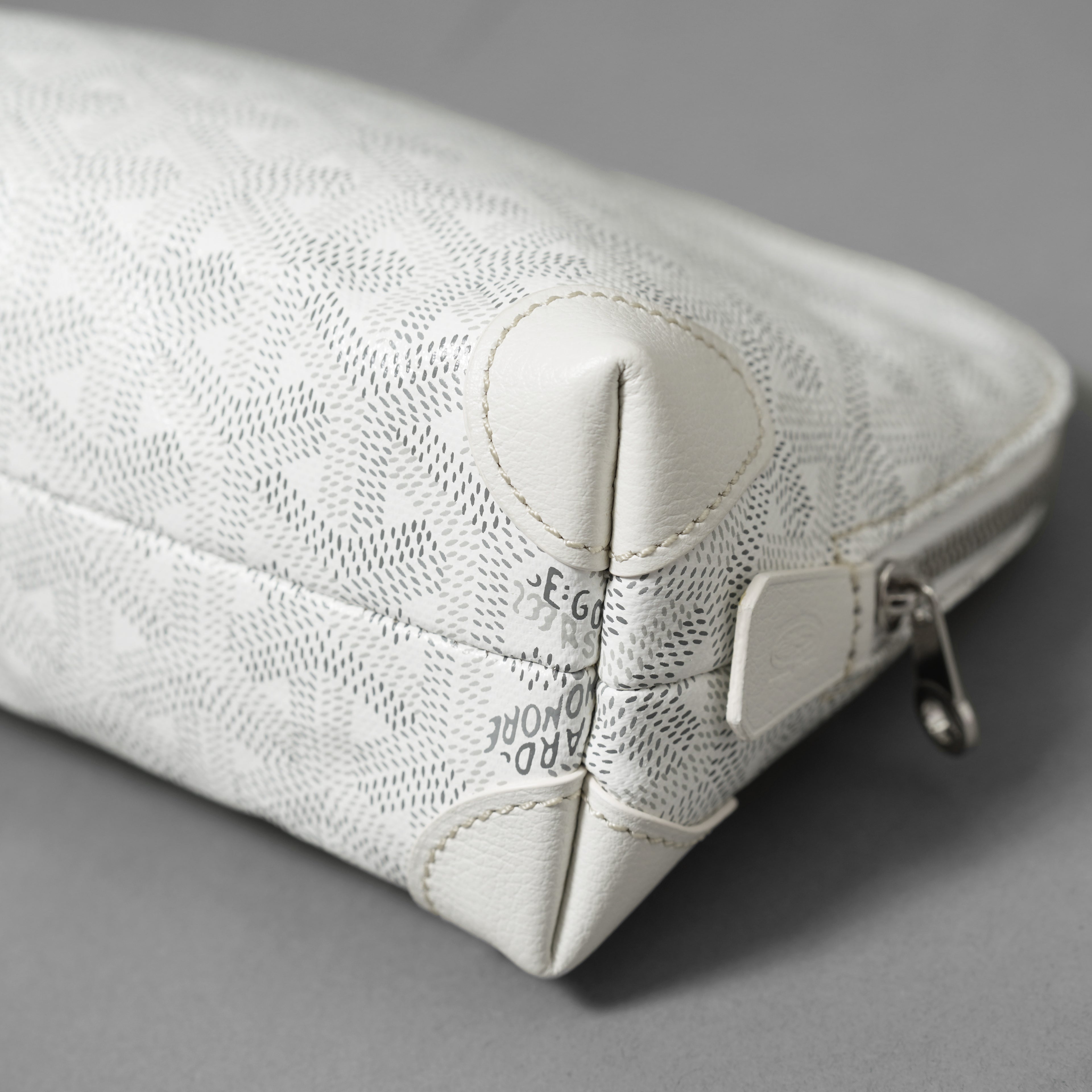 GOYARD ゴヤール / 美品 ヴァンドーム コスメティックポーチ 化粧ポーチ トラベルポーチ ポシェット / WHITE アクセサリー