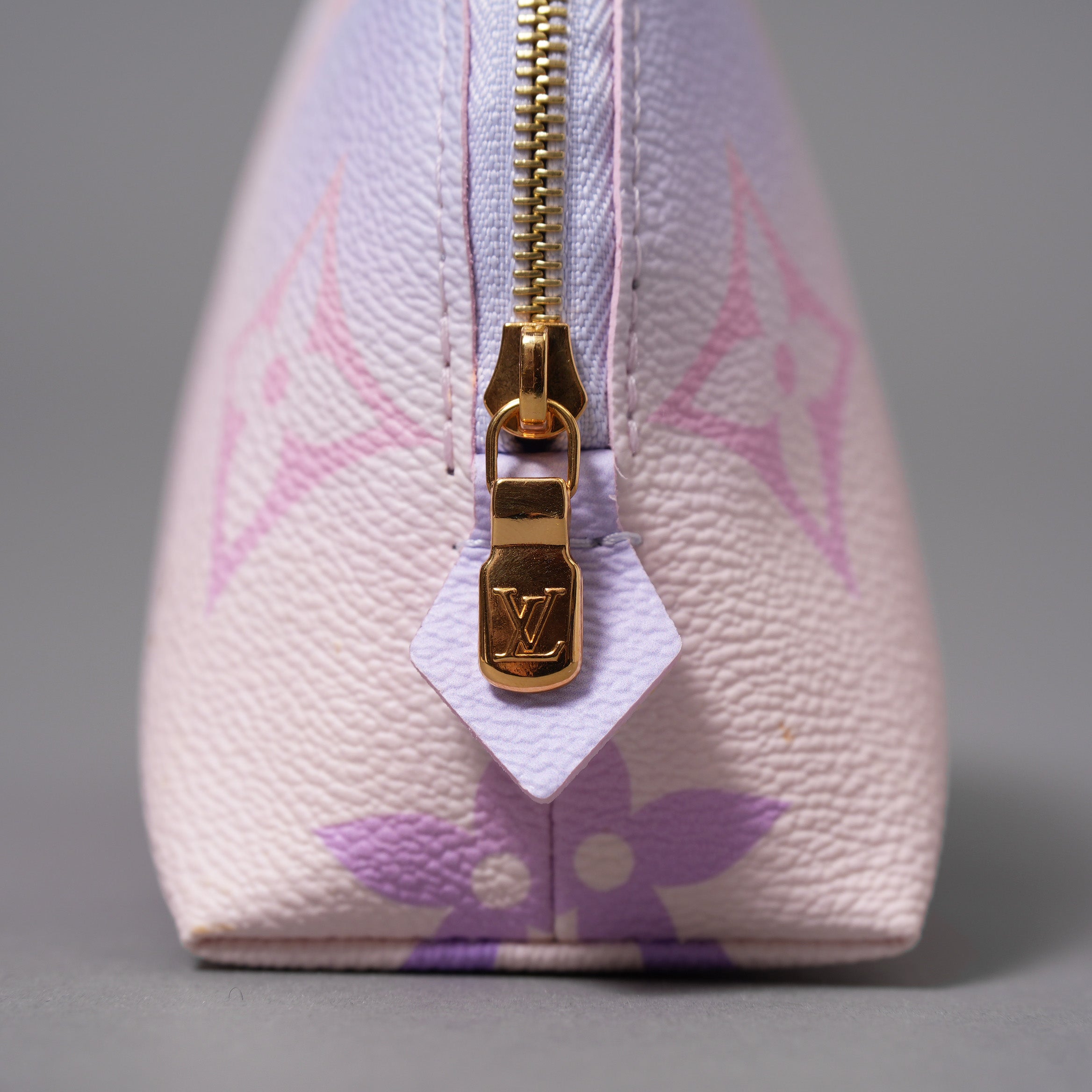 Louis Vuitton ルイヴィトン / 美品 22SS サンライズ パステル / モノグラム・キャンバス / M59944 / ポシェット コスメティック ポシェット 化粧ポーチ / グラデーションカラー