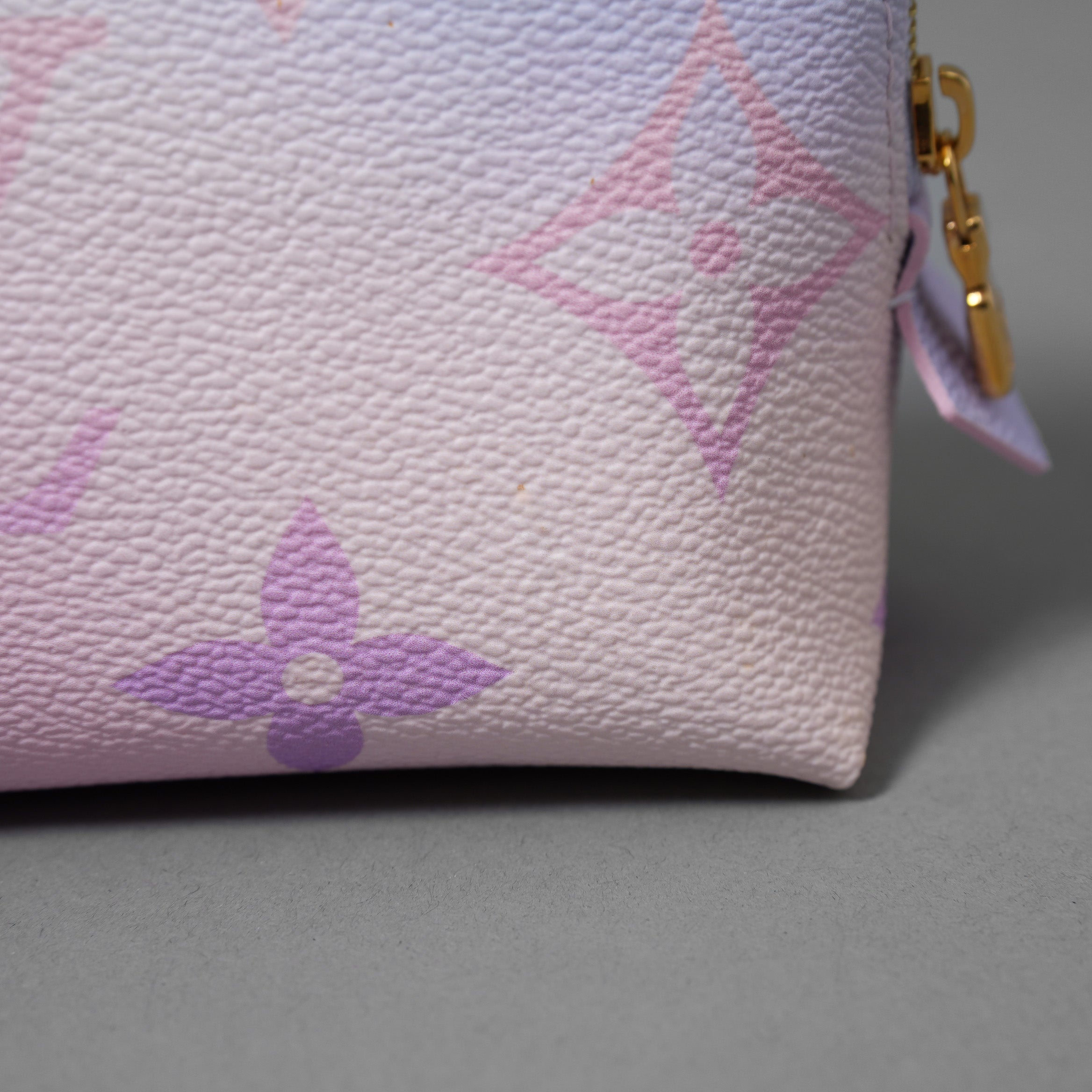 Louis Vuitton ルイヴィトン / 美品 22SS サンライズ パステル / モノグラム・キャンバス / M59944 / ポシェット コスメティック ポシェット 化粧ポーチ / グラデーションカラー