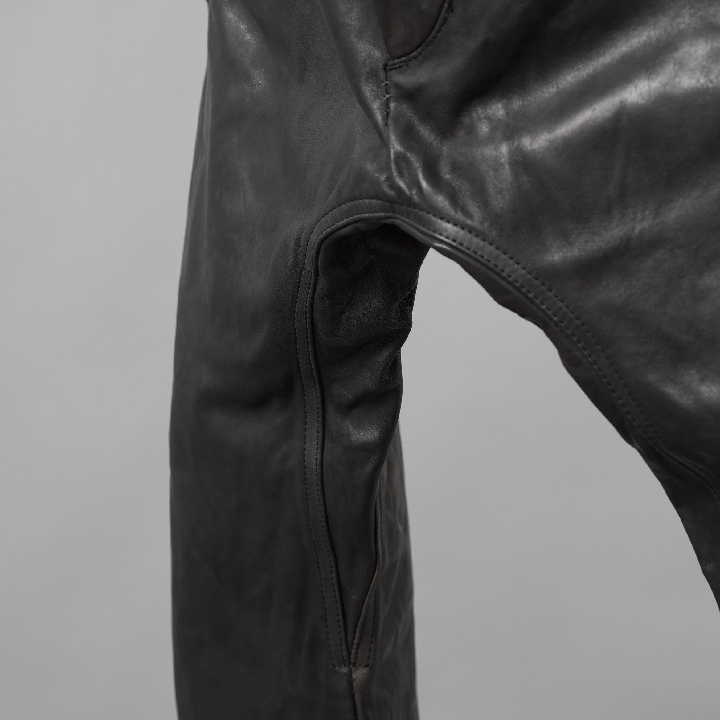 未使用 incarnation インカネーション /  23AW HORSE LEATHER PANTS オーバーロック ホースレザーパンツ ボトムス / size S (BLACK）