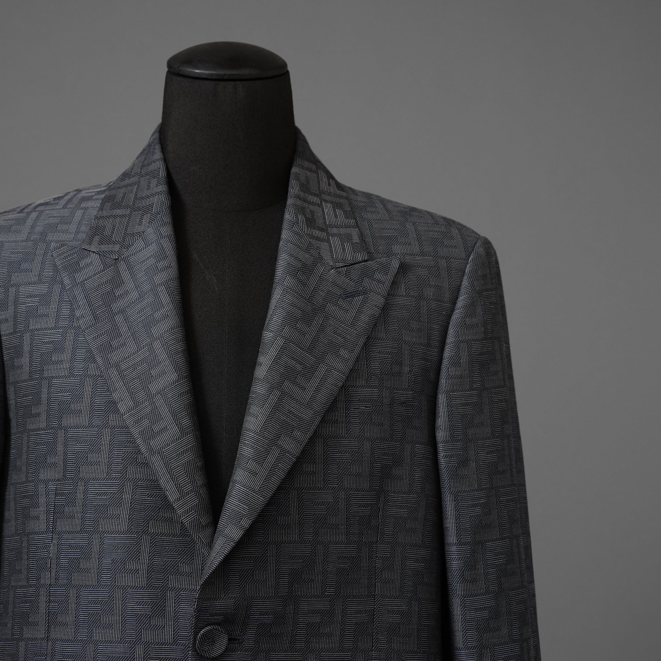 FENDI フェンディ / 23AW 美品 FFロゴ (ズッカ柄) ジャカードファブリック ジャケット / FJ0768APOK / size 48 (BLUE GREY) テーラード ブレザー