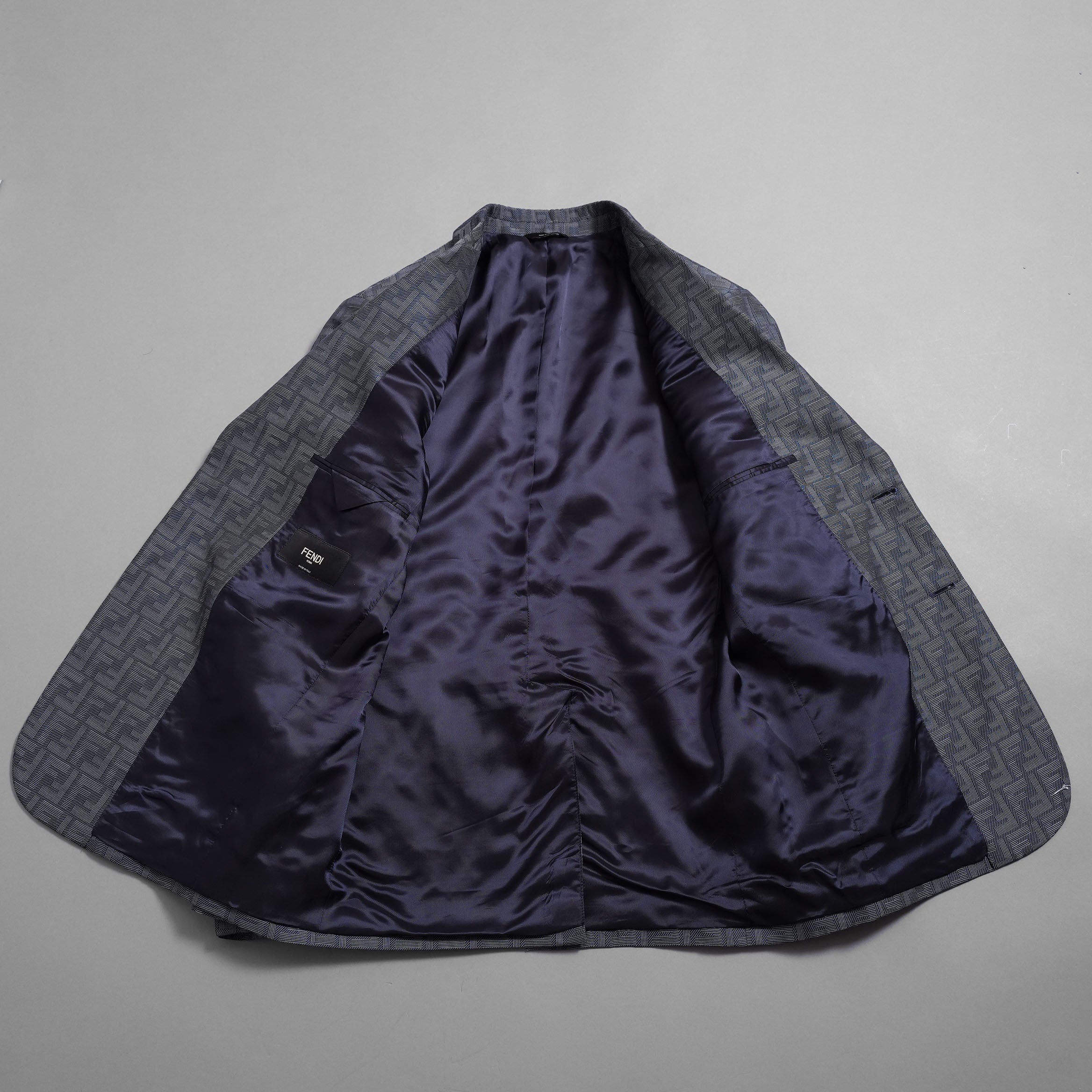 FENDI フェンディ / 23AW 美品 FFロゴ (ズッカ柄) ジャカードファブリック ジャケット / FJ0768APOK / size 48 (BLUE GREY) テーラード ブレザー