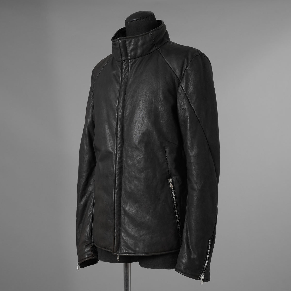 希少 incarnation インカネーション / 20AW 美品 Sheep Object Dyed / Hi Neck "LINED" Spiral Arm Leather Moto Down Jacket  シープレザー オーバーロック ダウン ジャケット / size S (BLACK) 123071-alm