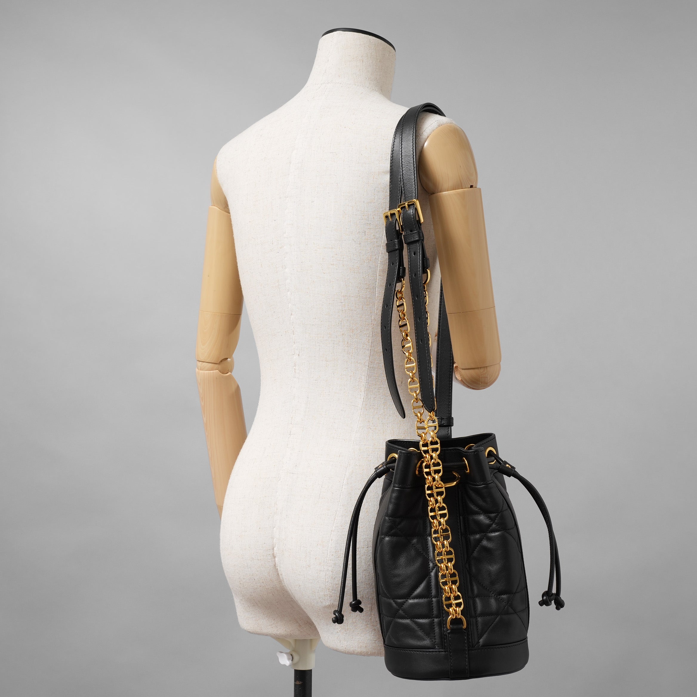 Christian Dior クリスチャンディオール / 美品 24SS バックパック スモール マキシカナージュ カーフスキン バッグ / 01-RU-0214 /  BLACK