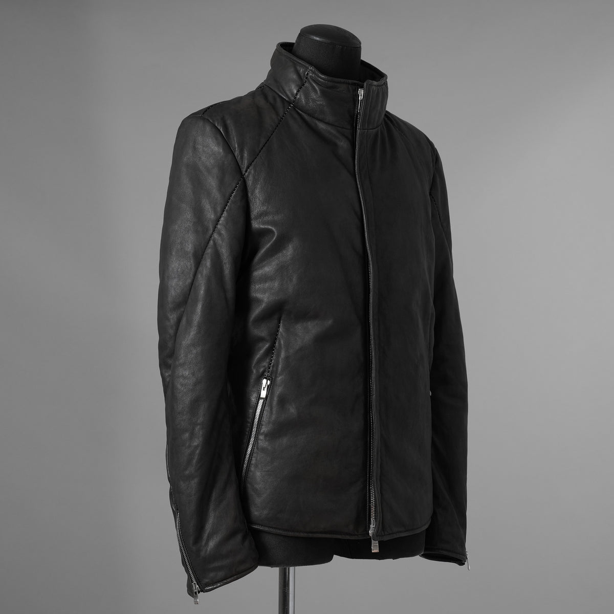 希少 incarnation インカネーション / 20AW 美品 Sheep Object Dyed / Hi Neck "LINED" Spiral Arm Leather Moto Down Jacket  シープレザー オーバーロック ダウン ジャケット / size S (BLACK) 123071-alm