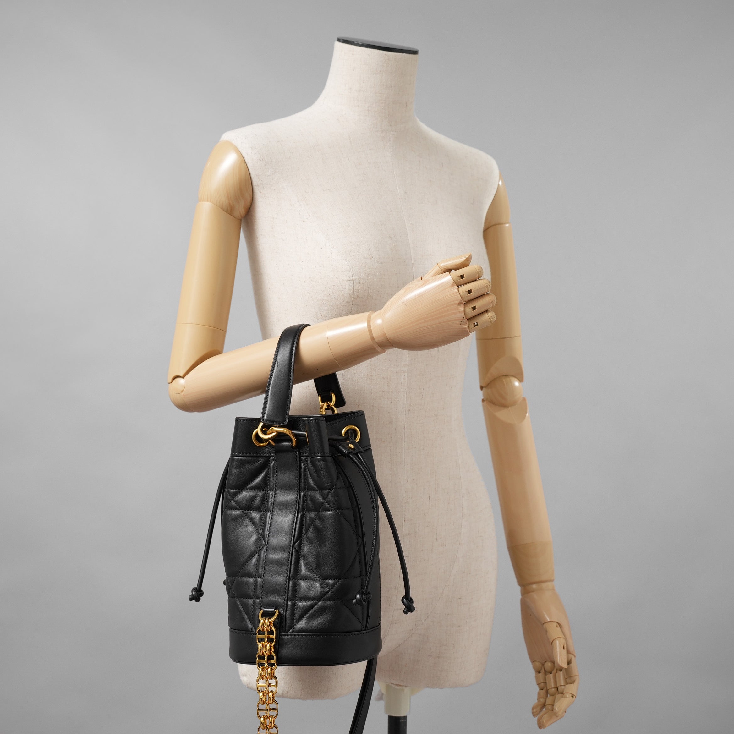 Christian Dior クリスチャンディオール / 美品 24SS バックパック スモール マキシカナージュ カーフスキン バッグ / 01-RU-0214 /  BLACK
