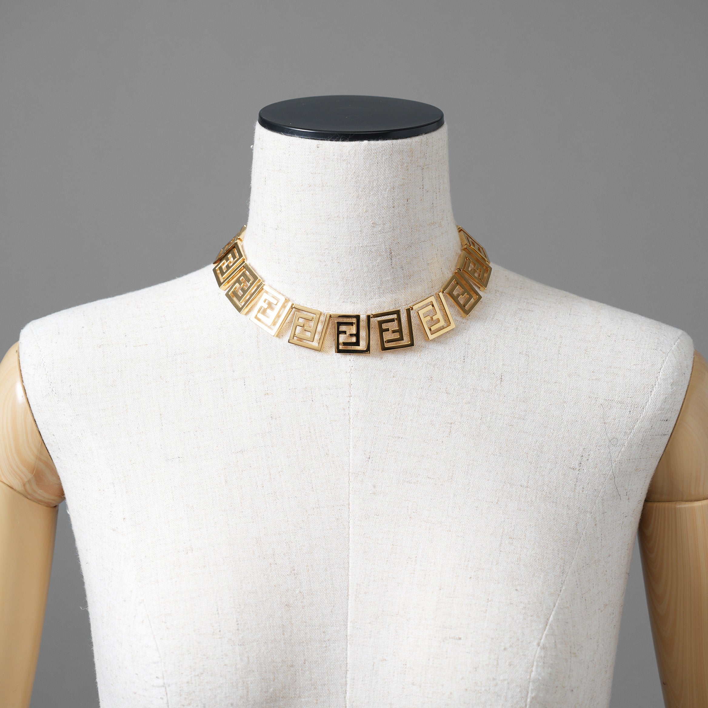 FENDACE フェンダーチェ FENDI x VERSACE コラボ  / 2022年 美品 FF ロゴ チョーカー / ネックレス / 8AH609B08F0CFK / GOLD アクセサリー