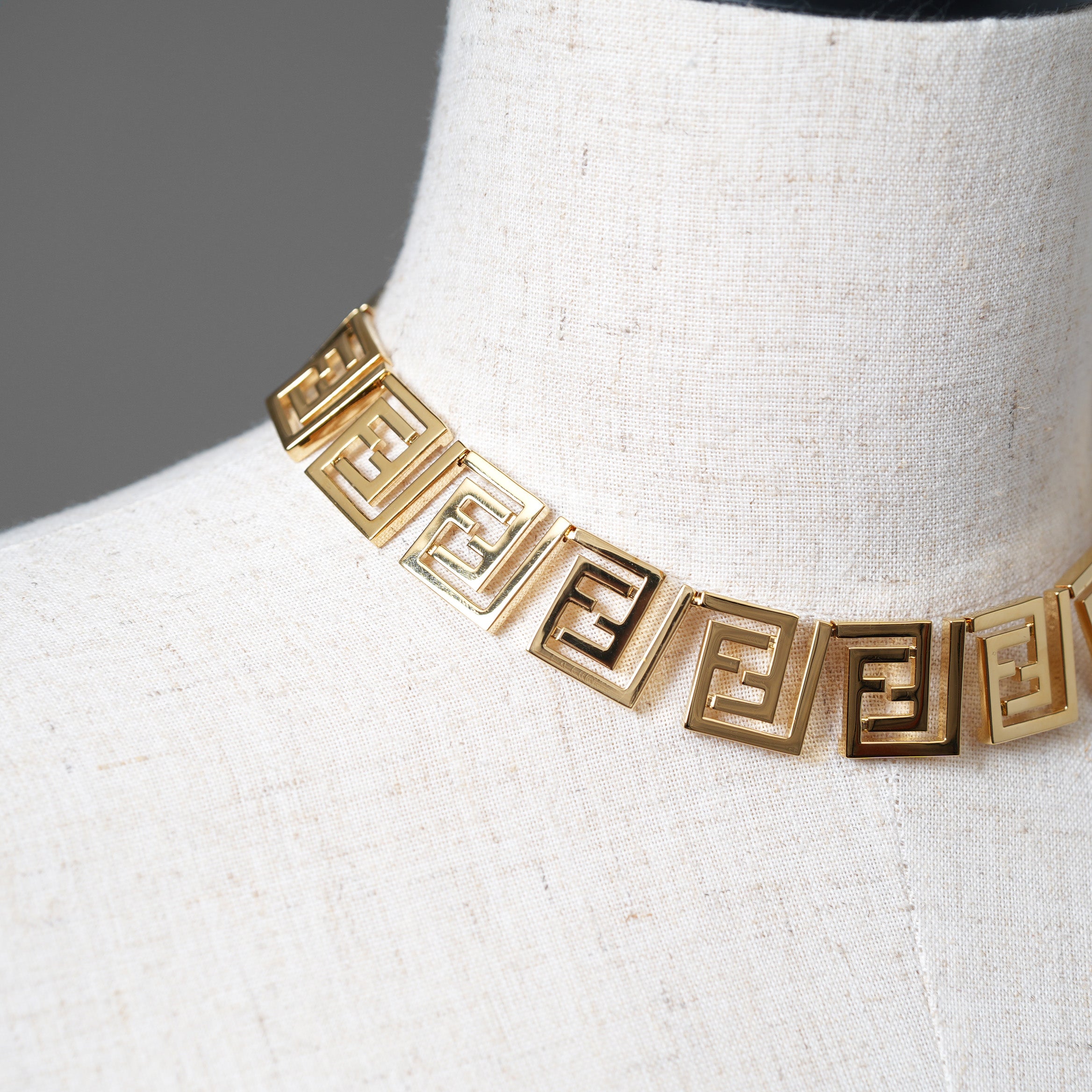 FENDACE フェンダーチェ FENDI x VERSACE コラボ  / 2022年 美品 FF ロゴ チョーカー / ネックレス / 8AH609B08F0CFK / GOLD アクセサリー