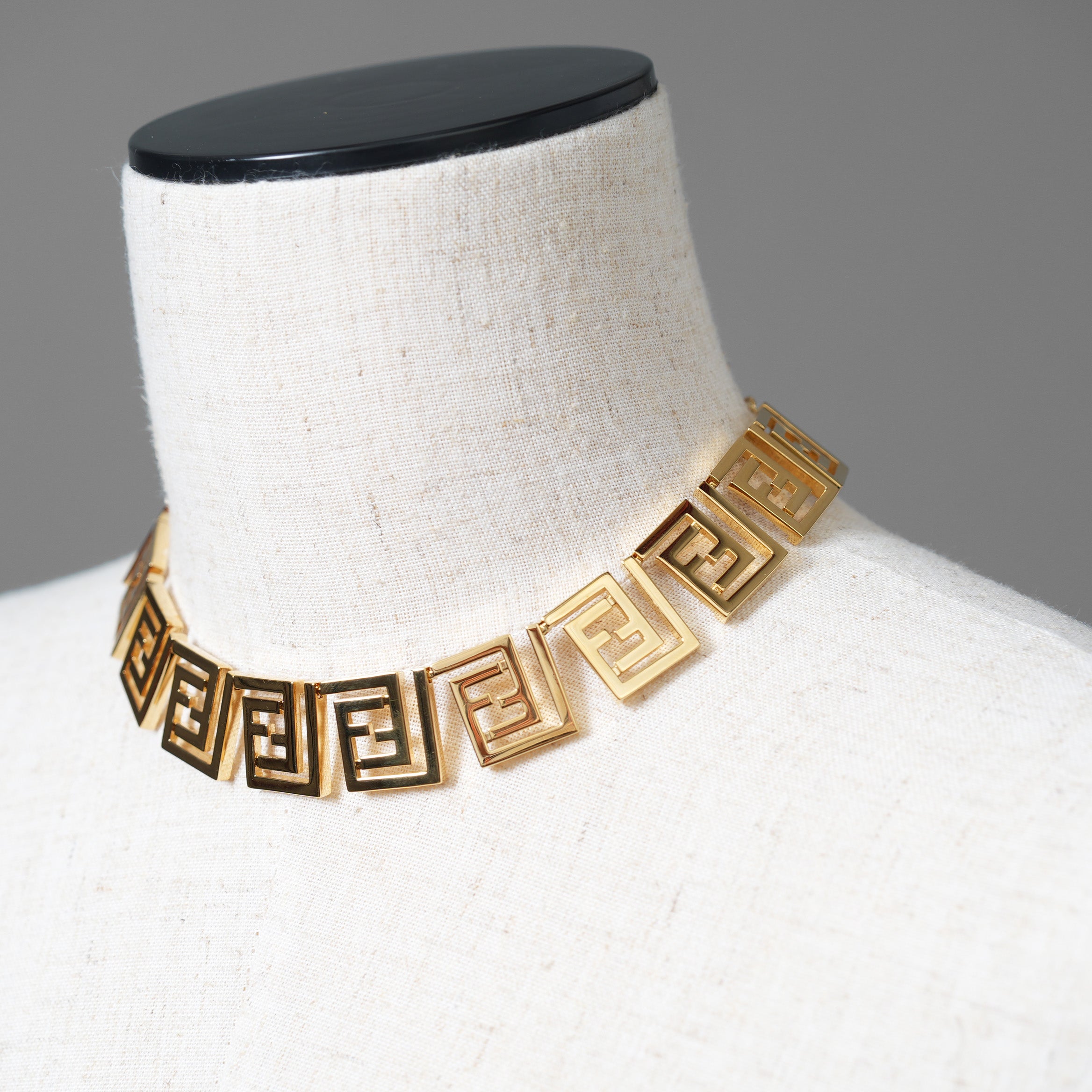 FENDACE フェンダーチェ FENDI x VERSACE コラボ  / 2022年 美品 FF ロゴ チョーカー / ネックレス / 8AH609B08F0CFK / GOLD アクセサリー