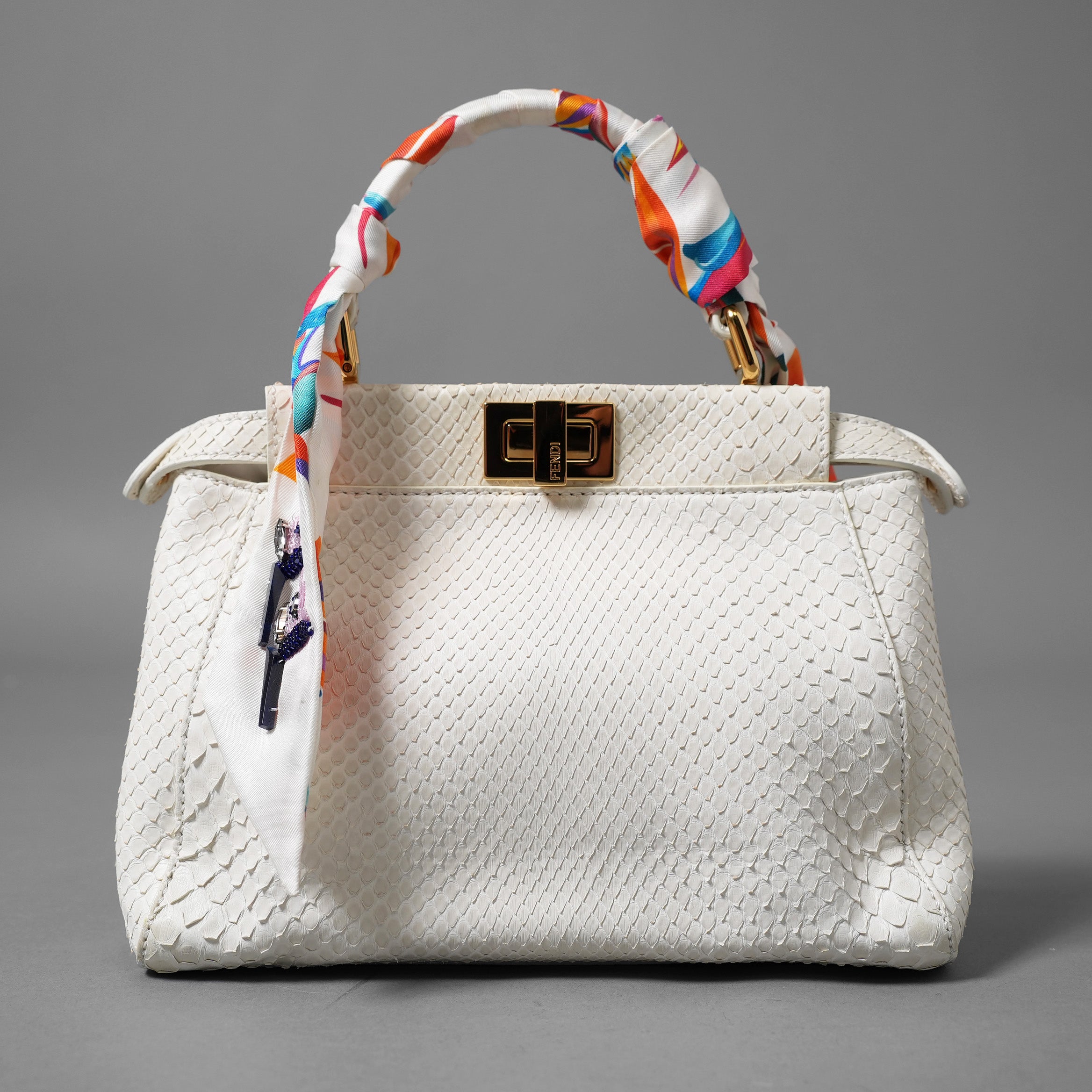 希少 FENDI フェンディ / ピーカーブー ミニ パイソン バッグ / 蛇革 スカーフ付き / WHITE /2WAY  ハンドバッグ ショルダーバッグ