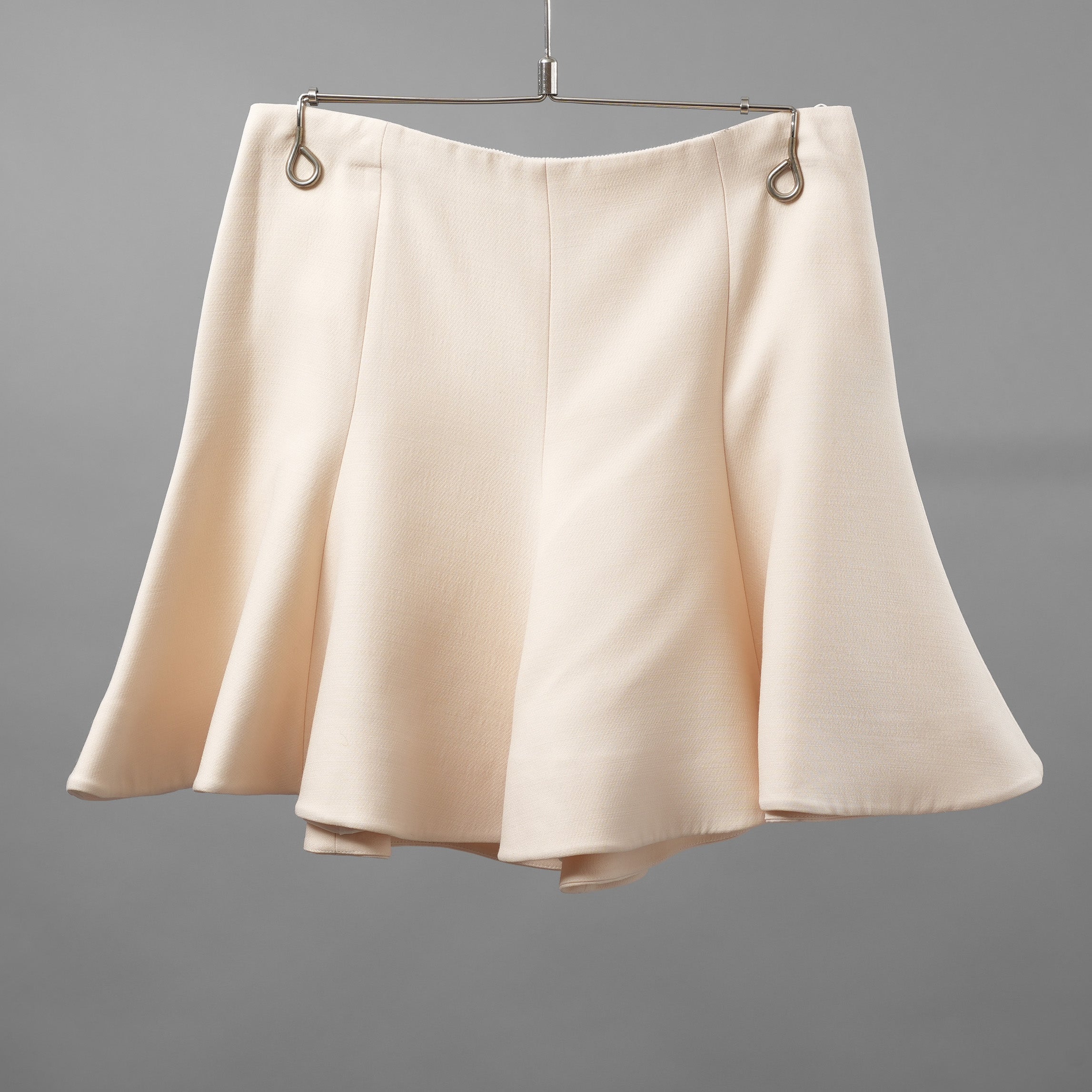 VALENTINO ヴァレンティノ / 18AW フレアミニスカート / QB2RA3N11CF / size 40 (IVORY) レディース
