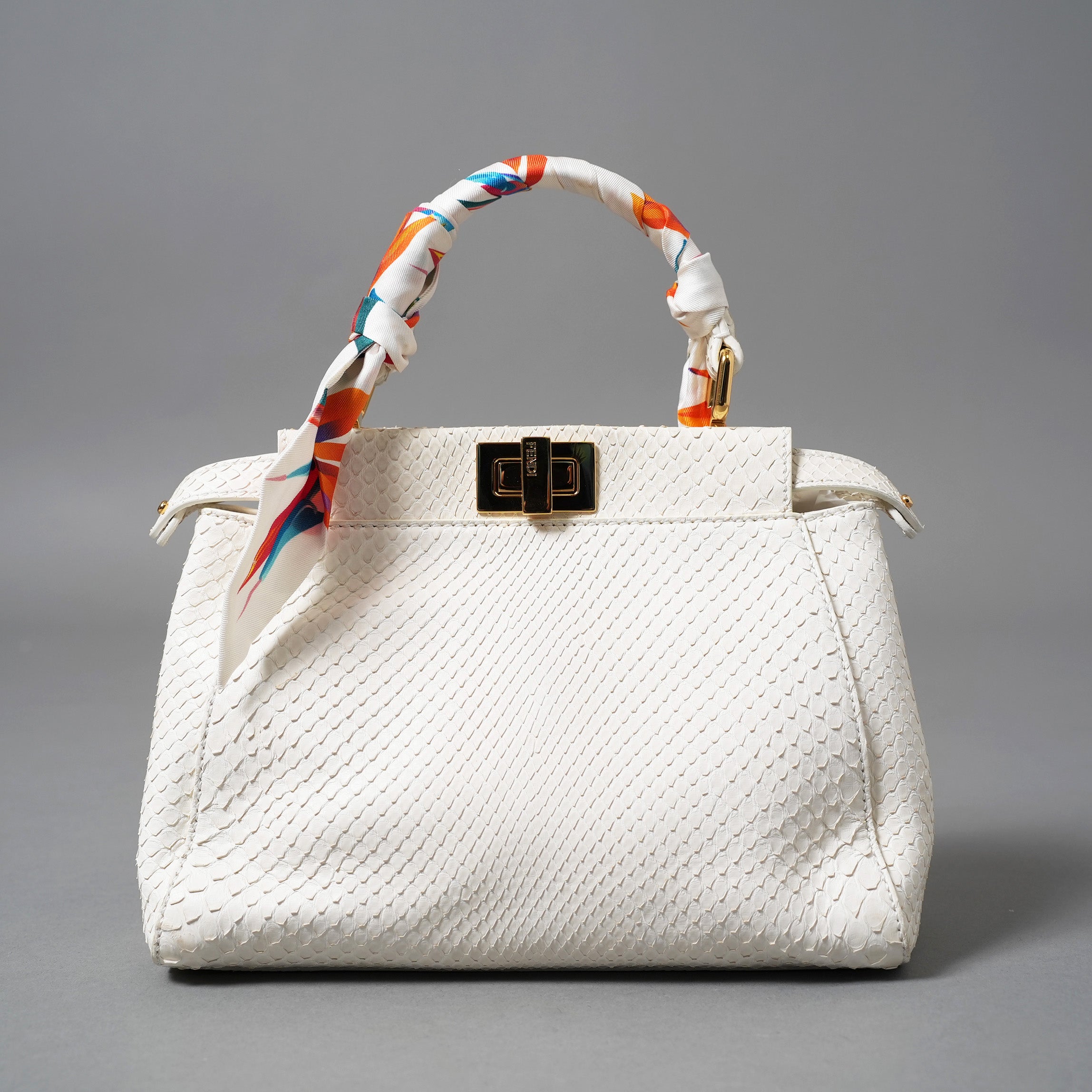 希少 FENDI フェンディ / ピーカーブー ミニ パイソン バッグ / 蛇革 スカーフ付き / WHITE /2WAY  ハンドバッグ ショルダーバッグ
