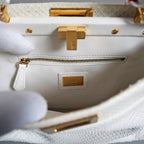 希少 FENDI フェンディ / ピーカーブー ミニ パイソン バッグ / 蛇革 スカーフ付き / WHITE /2WAY  ハンドバッグ ショルダーバッグ