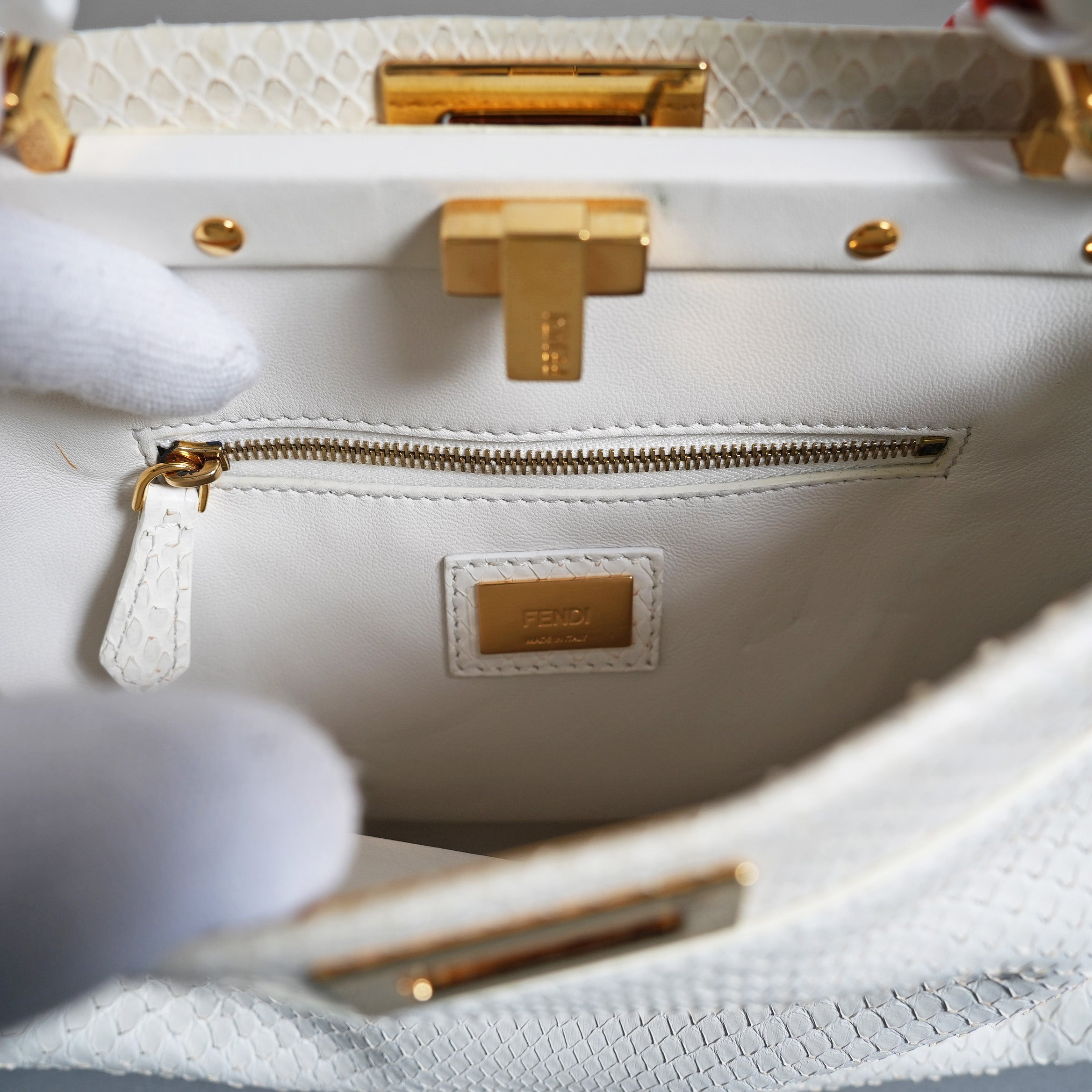 希少 FENDI フェンディ / ピーカーブー ミニ パイソン バッグ / 蛇革 スカーフ付き / WHITE /2WAY  ハンドバッグ ショルダーバッグ