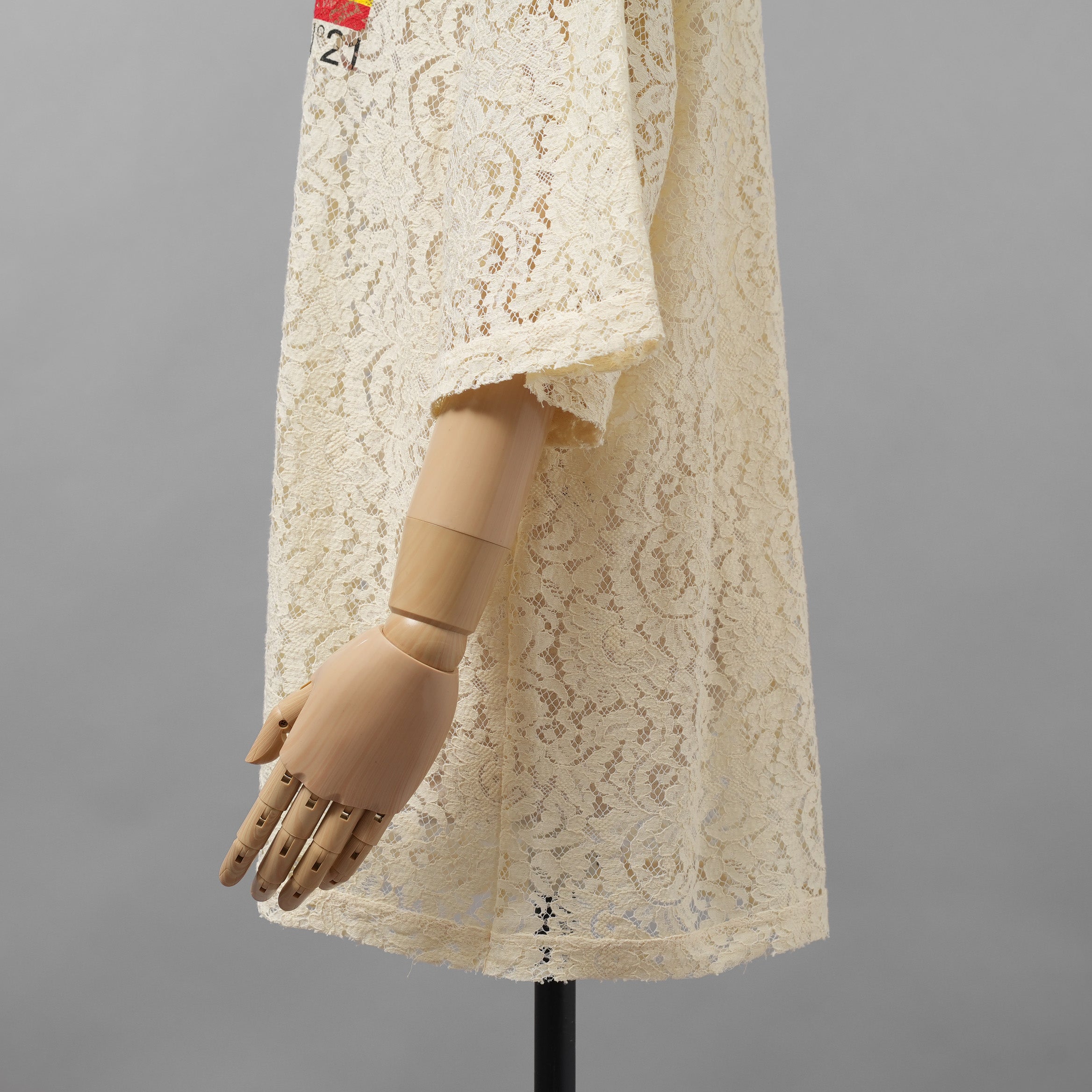 N°21 ヌメロヴェントゥーノ / 22SS プリントレースTシャツ / 22S-G141-4123 / size 40 (IVORY) レディース