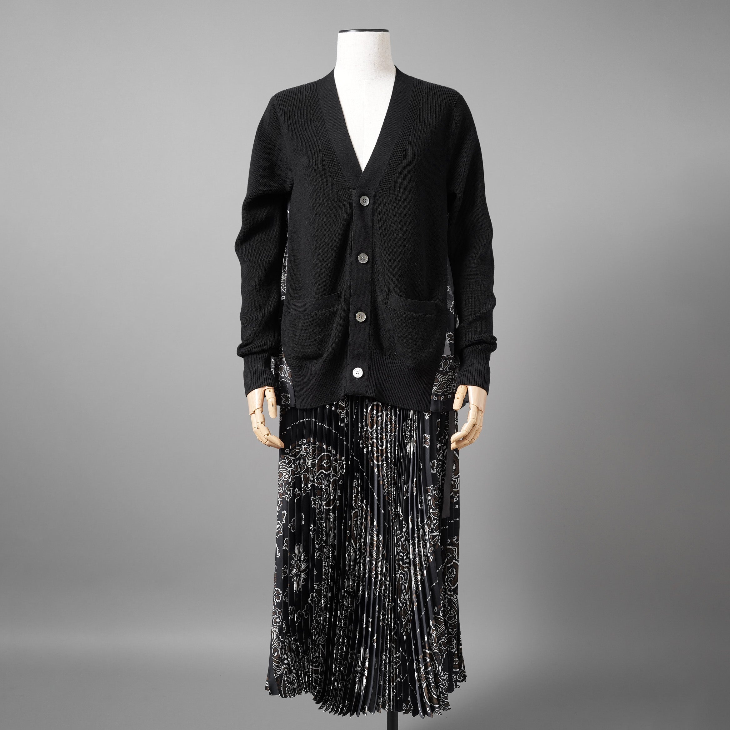 sacaiサカイ / 23SS 美品 Bandana Print Skirt バンダナプリント プリーツ スカート / 23-06801 / size 1 (BLACK) レディース