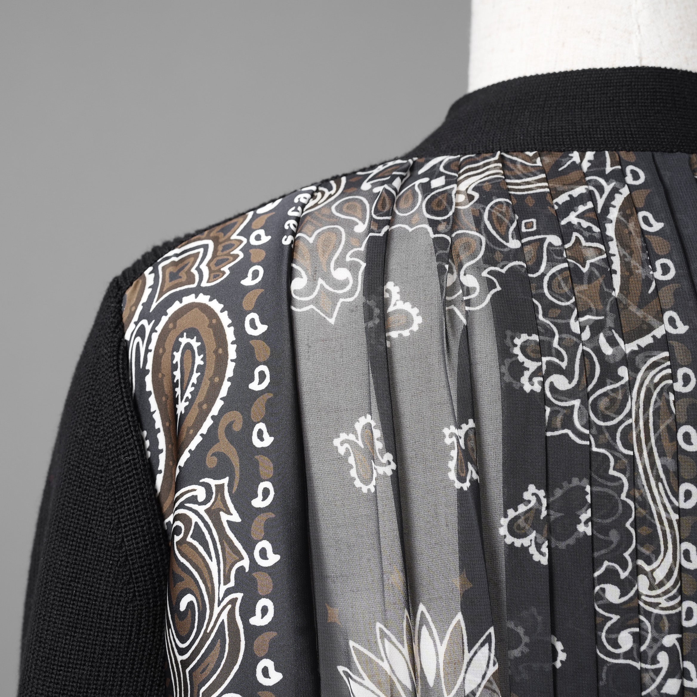 sacaiサカイ / 23SS 美品 Bandana Print Cardigan バンダナプリント コットン カーディガン / 23-06803 / size 1 (BLACK)