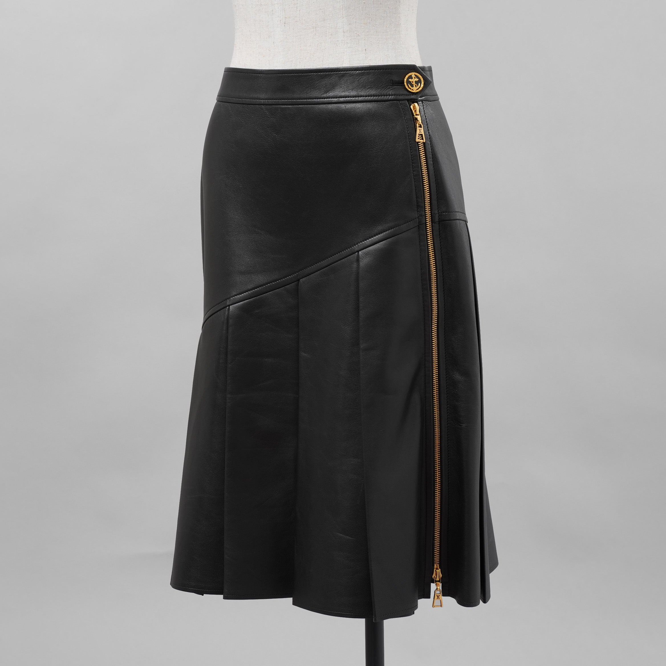 希少 LOUIS VUITTON ルイヴィトン / 美品 21AW ラムスキン アシンメトリー レザー プリーツ スカート / 1A91Y5 / size 38 (BLACK) レディース