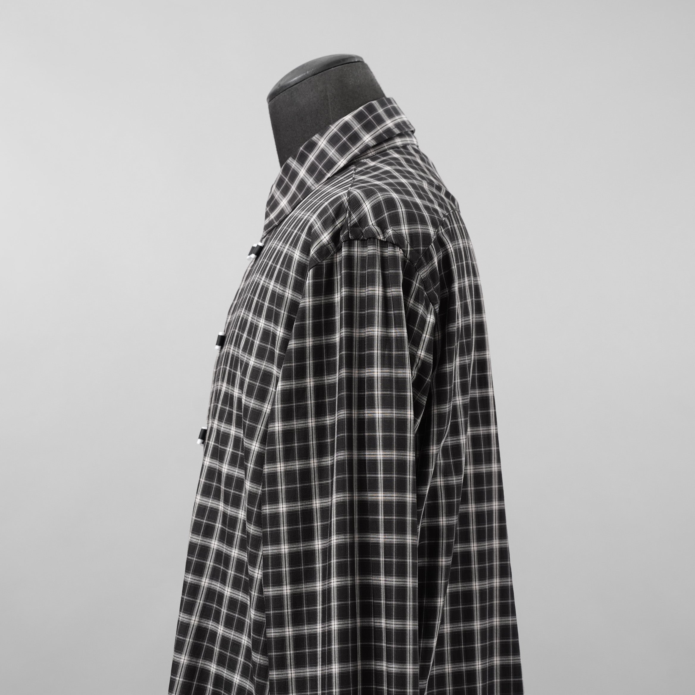 TAKAHIROMIYASHITATheSoloist. タカヒロミヤシタザソロイスト / 美品 25AW フライフロントリボンシャツ 長袖シャツ / 0013AW25 / size 46 (BLACK)