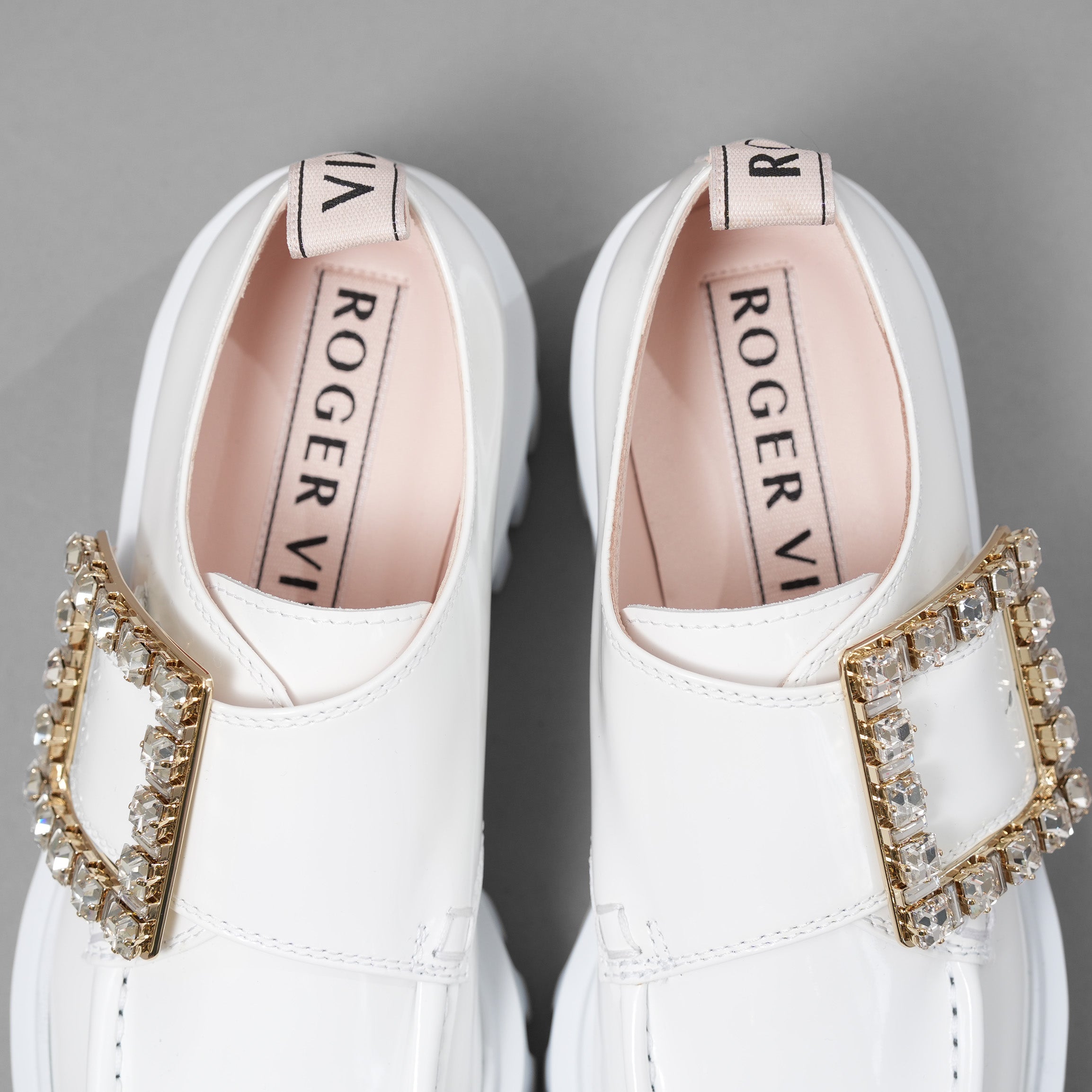 Roger Vivier ロジェ ヴィヴィエ / 美品 22SS Viv' Go-Thick ヴィヴ ゴー シック ストラス バックル パテントレザー ローファー 厚底 シューズ / size 36 (23cm) WHITE レディース