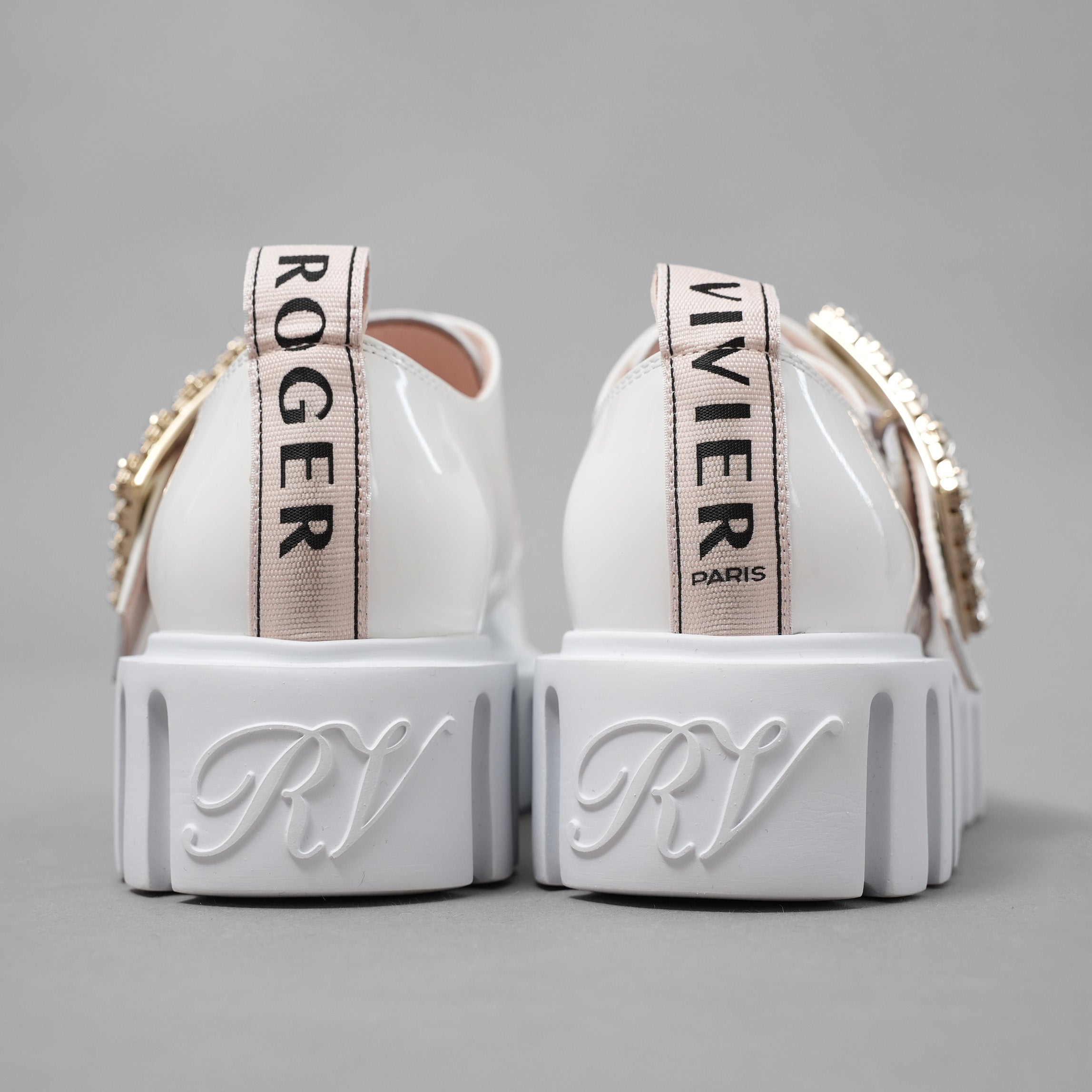 Roger Vivier ロジェ ヴィヴィエ / 美品 22SS Viv' Go-Thick ヴィヴ ゴー シック ストラス バックル パテントレザー ローファー 厚底 シューズ / size 36 (23cm) WHITE レディース