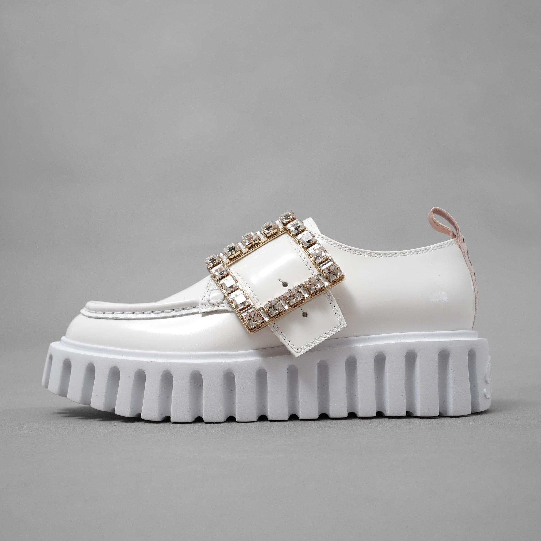 Roger Vivier ロジェ ヴィヴィエ / 美品 22SS Viv' Go-Thick ヴィヴ ゴー シック ストラス バックル パテントレザー ローファー 厚底 シューズ / size 36 (23cm) WHITE レディース