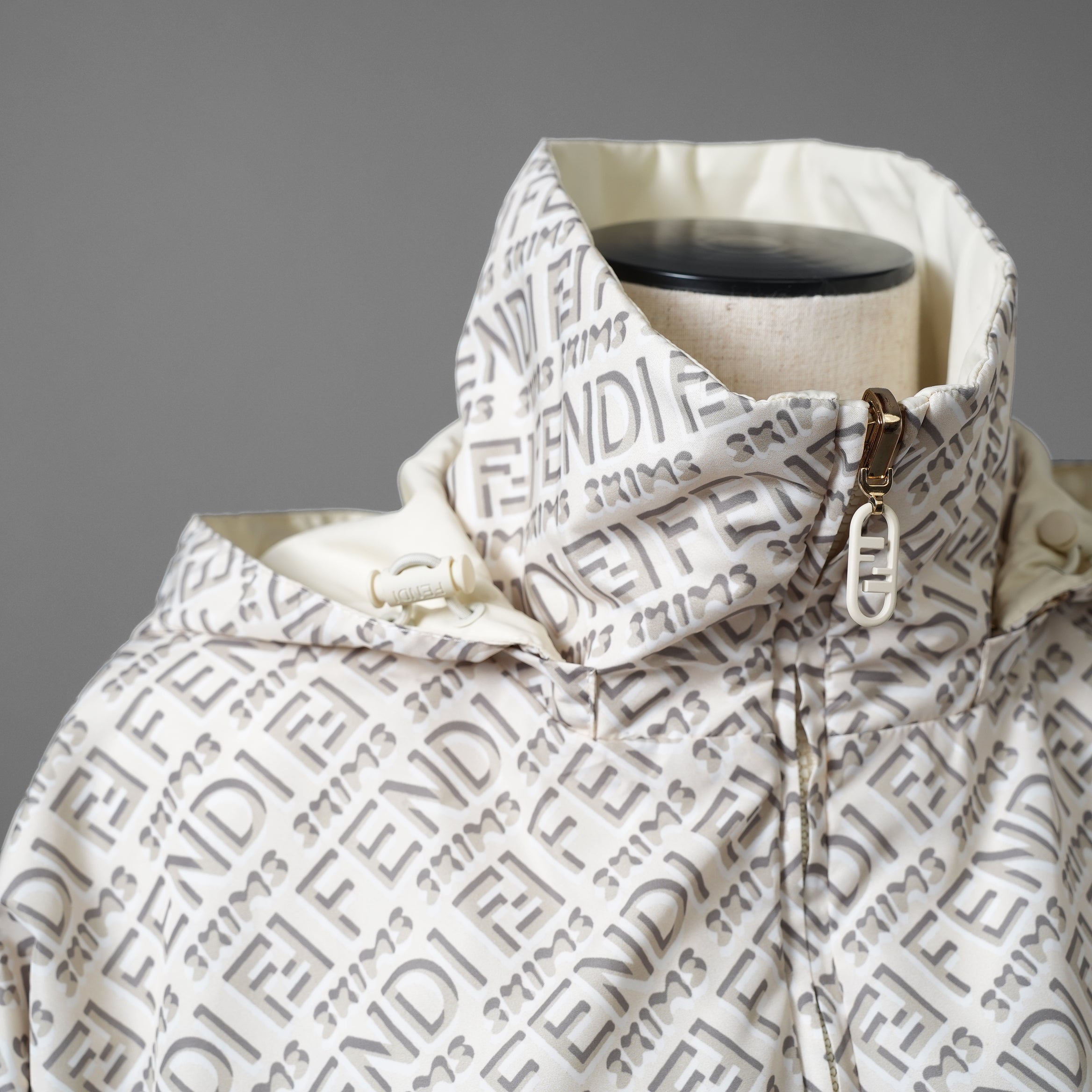 Fendi x SKIMS フェンディ / 22SS Reversible Cropped Windbreaker 総柄 リバーシブル クロップド ウインドブレーカー / FAN063 AGNG / size M (WHITE) レディース